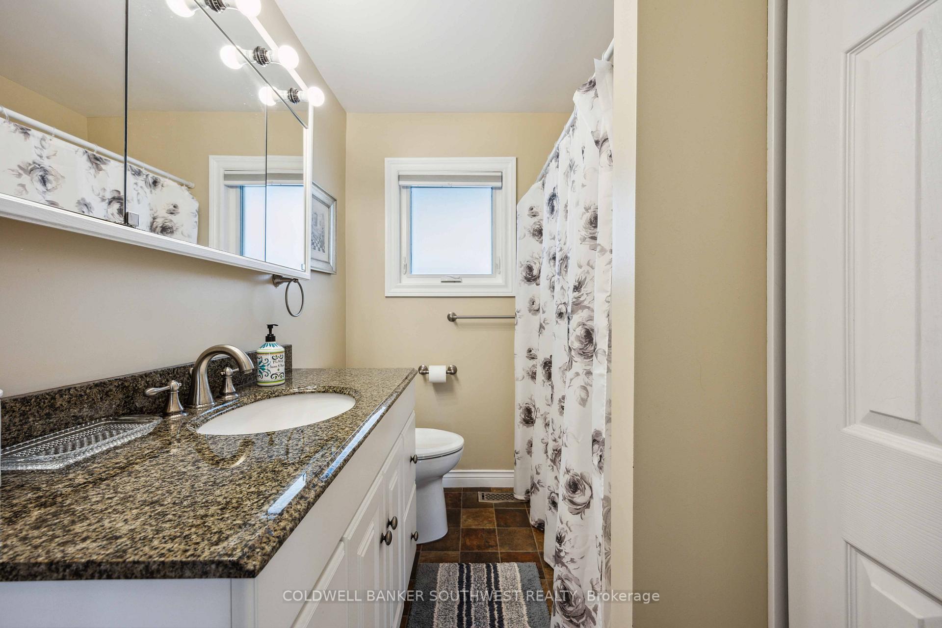Photo 16 of 3356 St. Clair Parkway, St. Clair — HOMEH