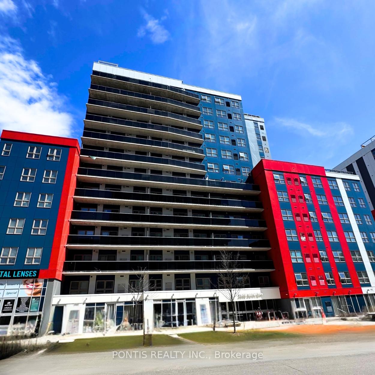 Front of Unit 2122, 258B Sunview Street