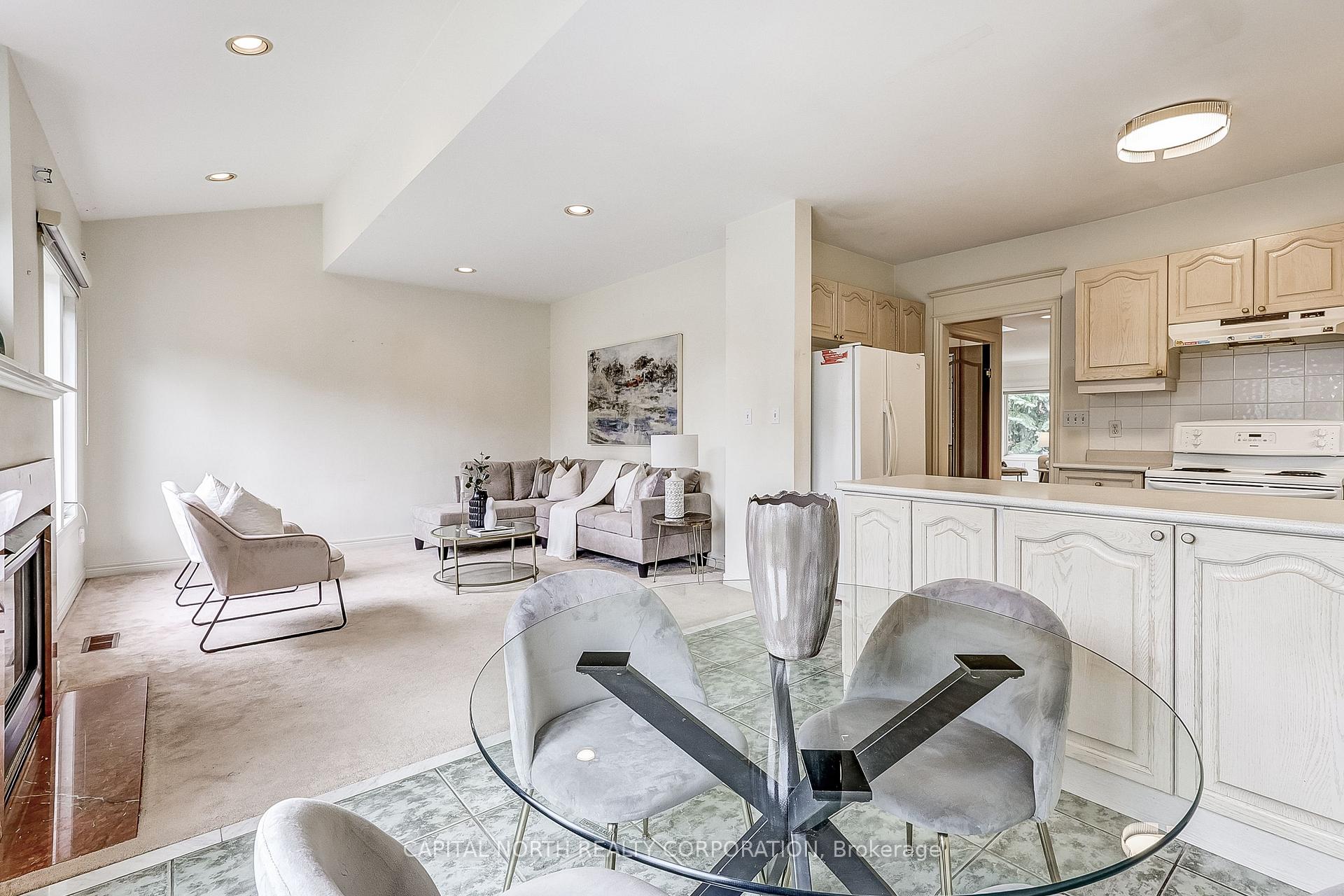 Photo 14 of 47 Castle Green Drive, Whitby, Rolling Acres — HOMEH
