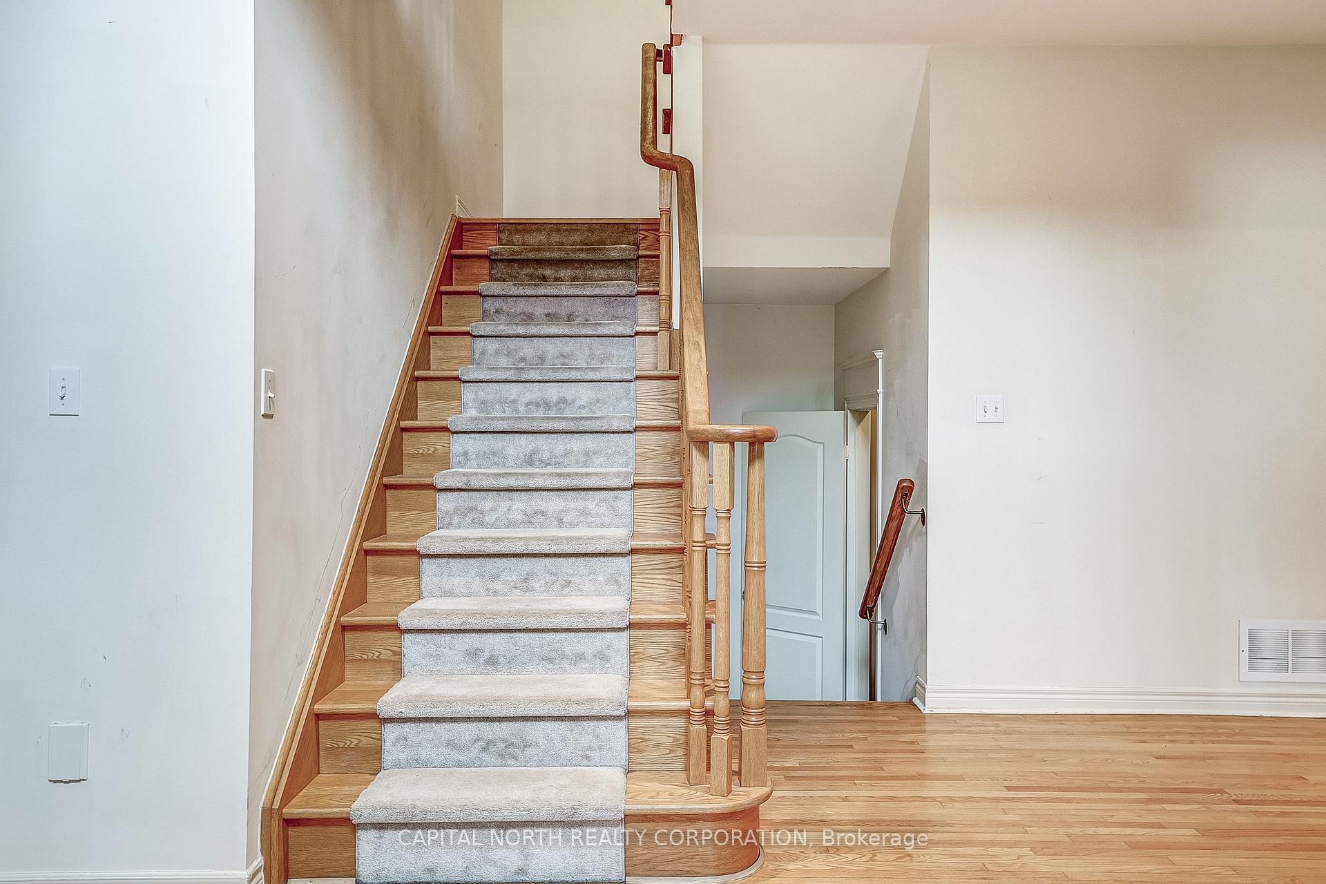 Photo 20 of 47 Castle Green Drive, Whitby, Rolling Acres — HOMEH