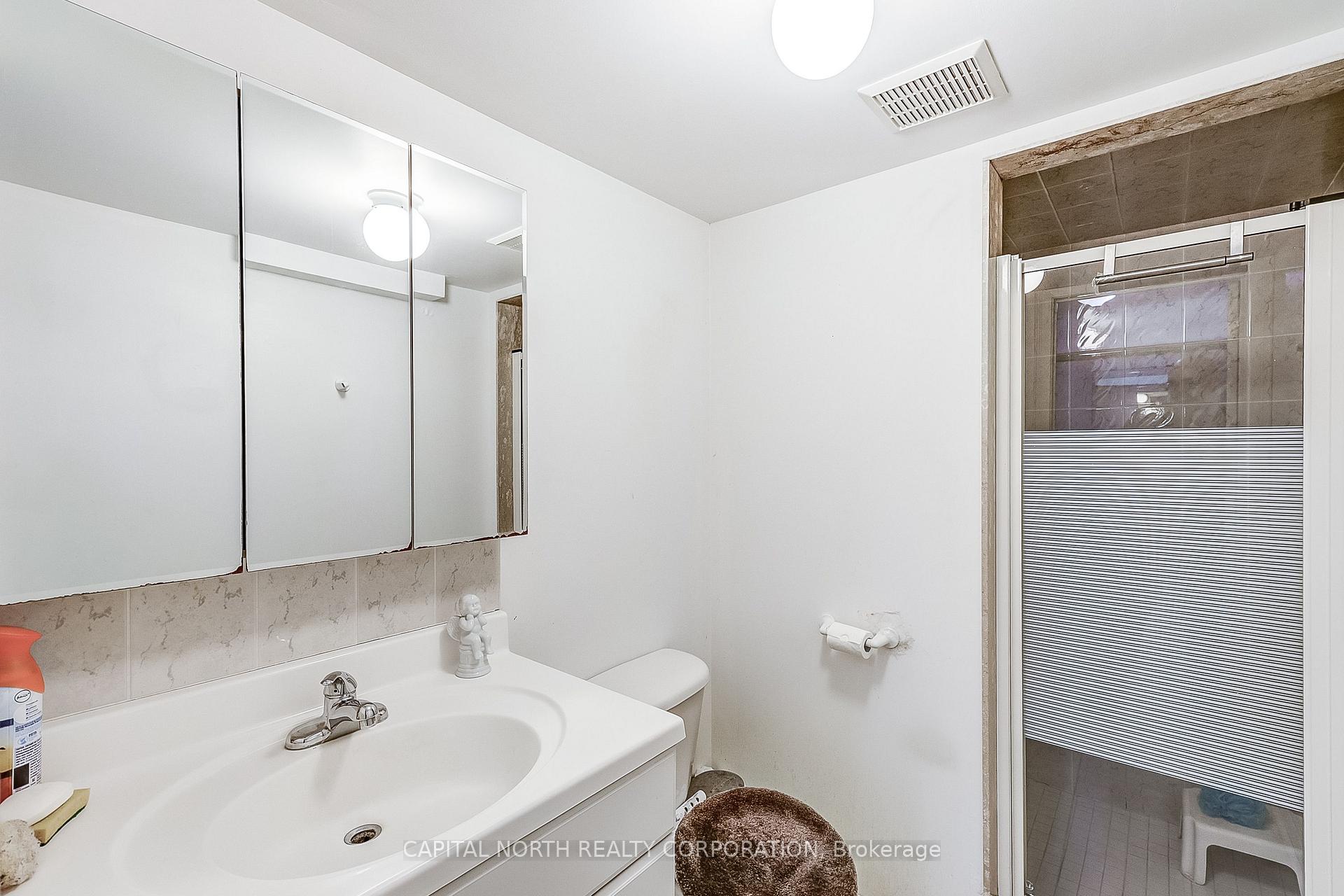 Photo 36 of 47 Castle Green Drive, Whitby, Rolling Acres — HOMEH