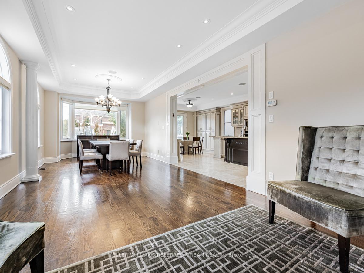 Photo 13 of 528 Glengrove Avenue, Toronto, Englemount-Lawrence — HOMEH
