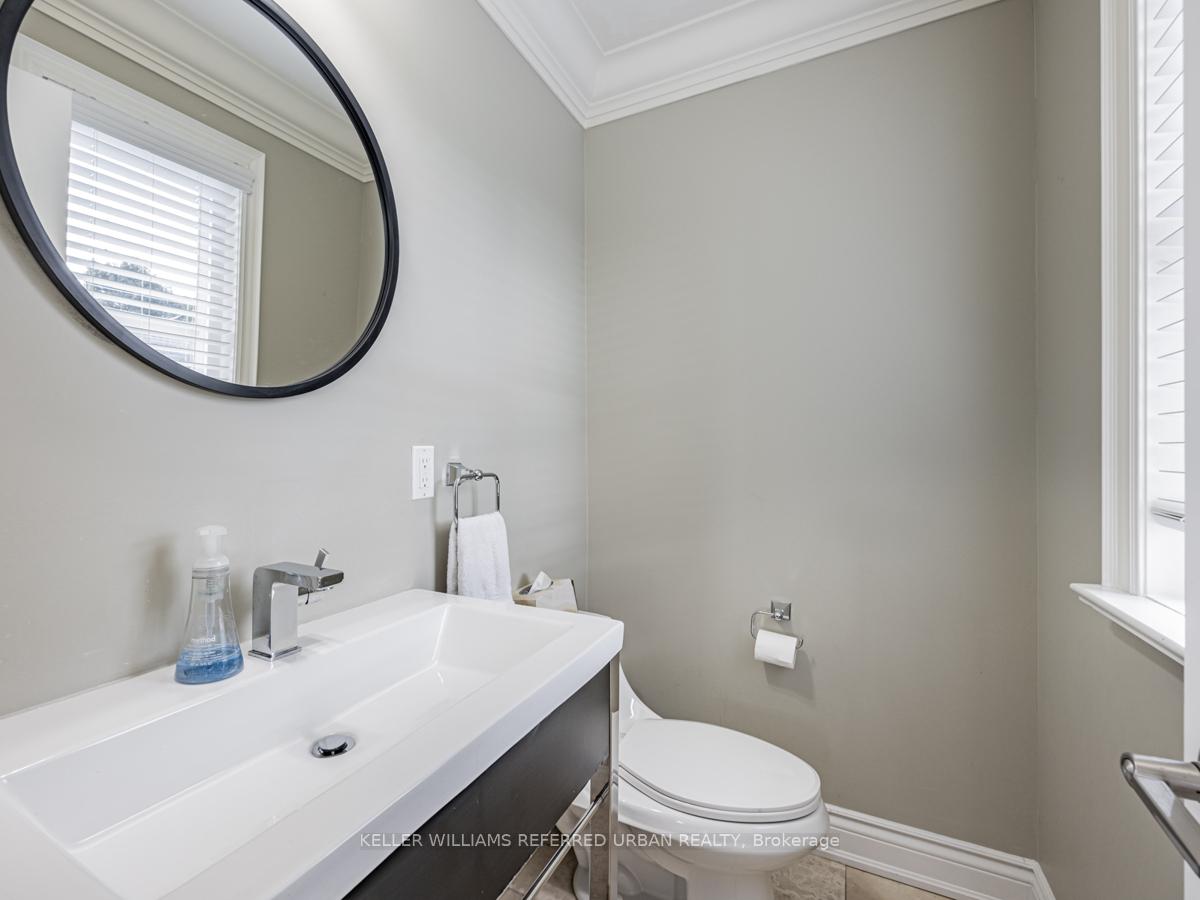 Photo 15 of 528 Glengrove Avenue, Toronto, Englemount-Lawrence — HOMEH