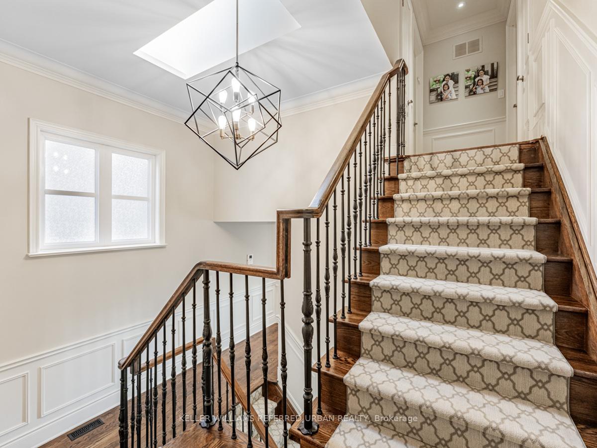 Photo 16 of 528 Glengrove Avenue, Toronto, Englemount-Lawrence — HOMEH