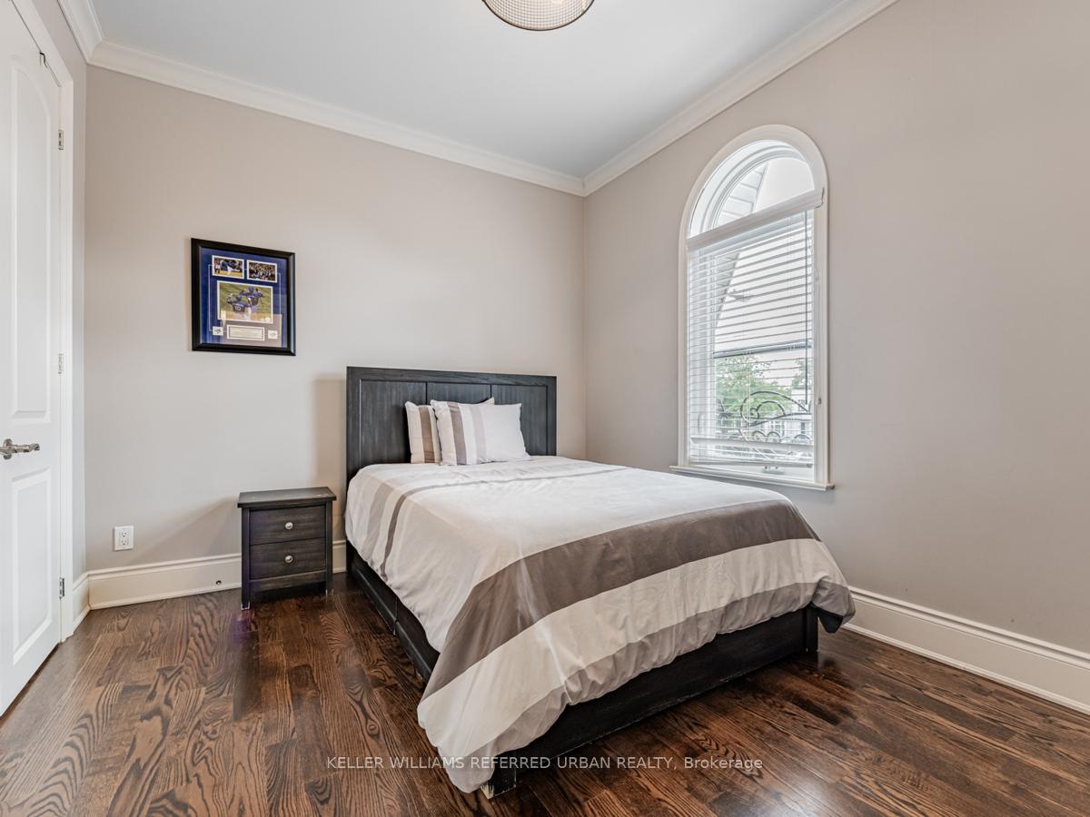 Photo 17 of 528 Glengrove Avenue, Toronto, Englemount-Lawrence — HOMEH