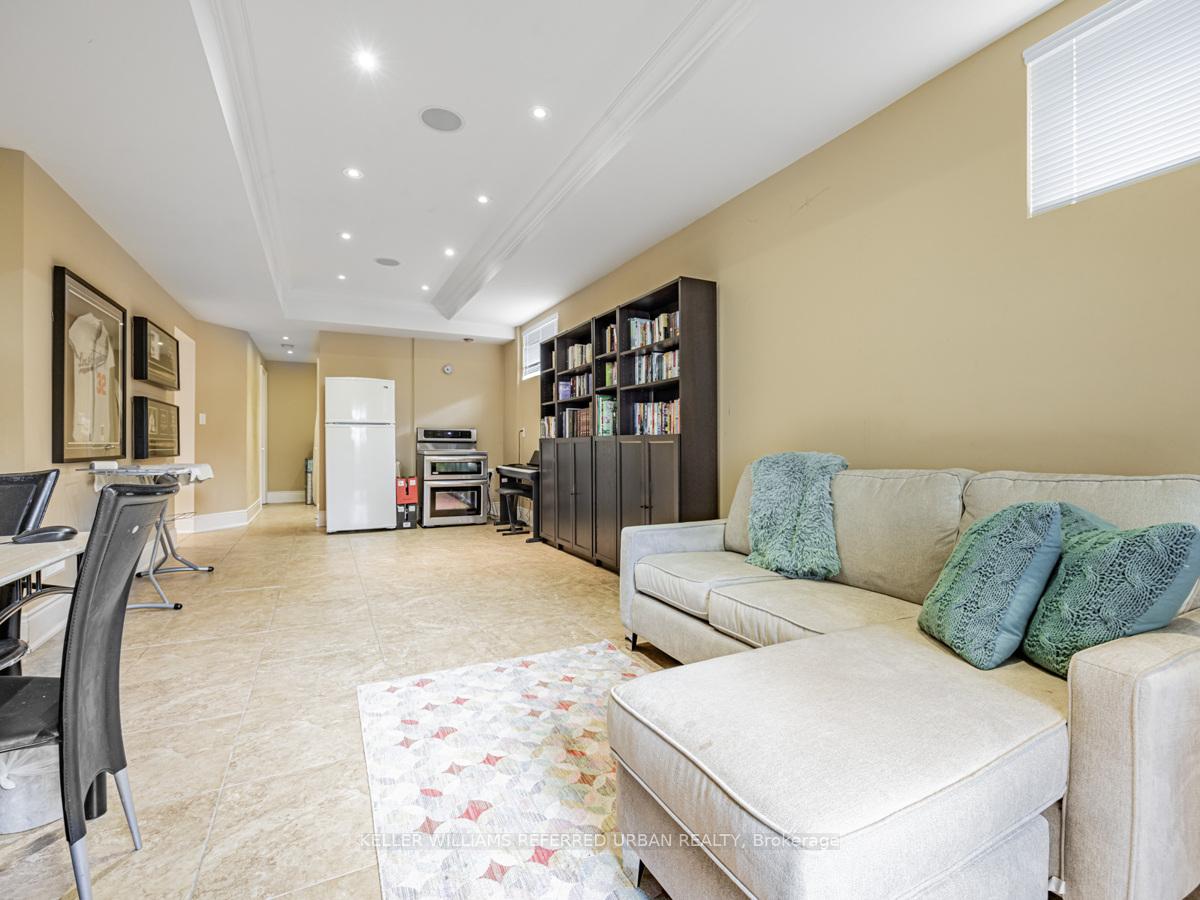 Photo 26 of 528 Glengrove Avenue, Toronto, Englemount-Lawrence — HOMEH