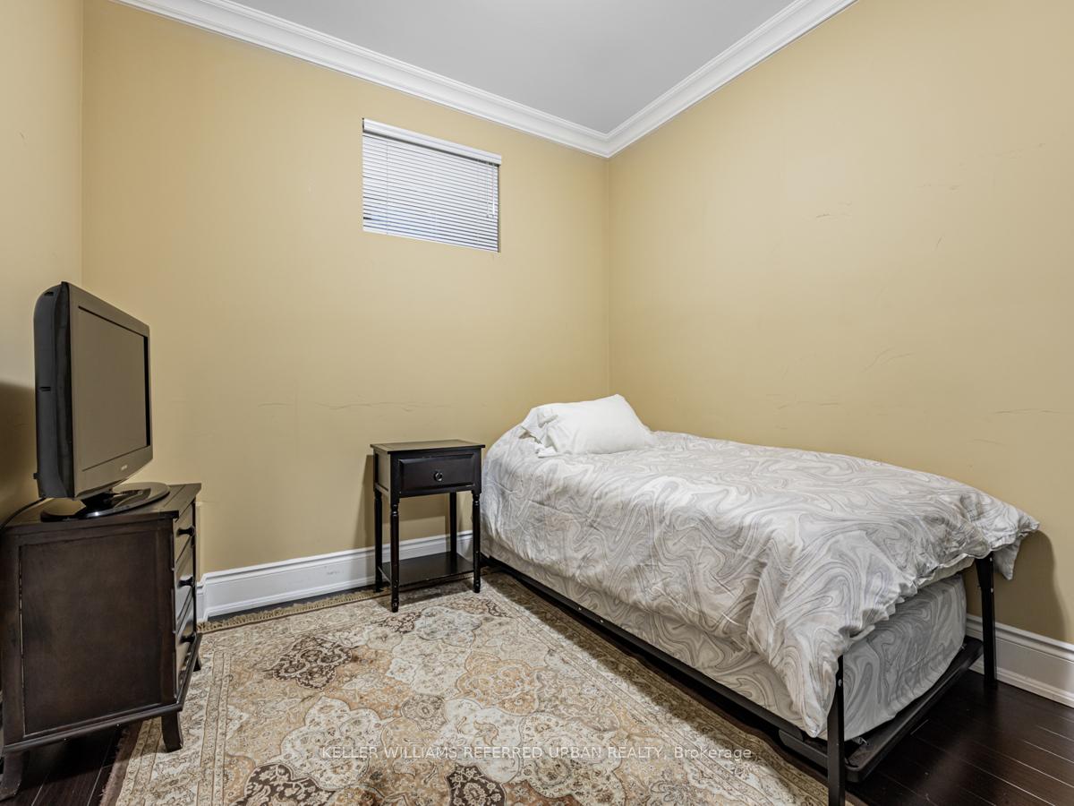 Photo 29 of 528 Glengrove Avenue, Toronto, Englemount-Lawrence — HOMEH
