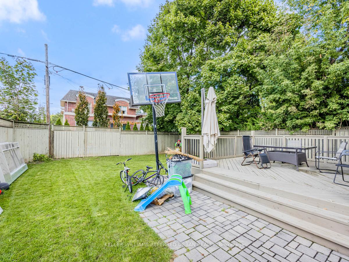 Photo 30 of 528 Glengrove Avenue, Toronto, Englemount-Lawrence — HOMEH