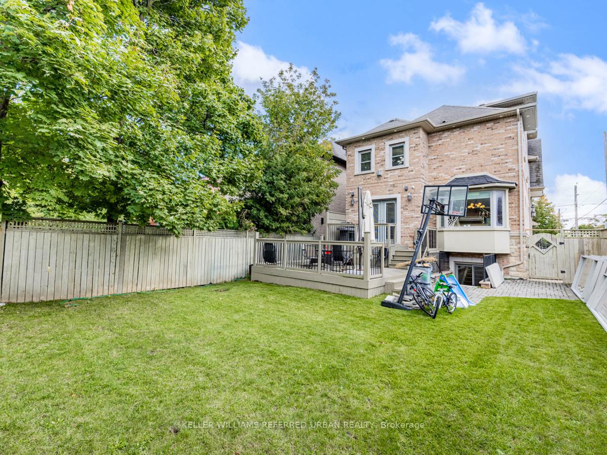 Photo 31 of 528 Glengrove Avenue, Toronto, Englemount-Lawrence — HOMEH