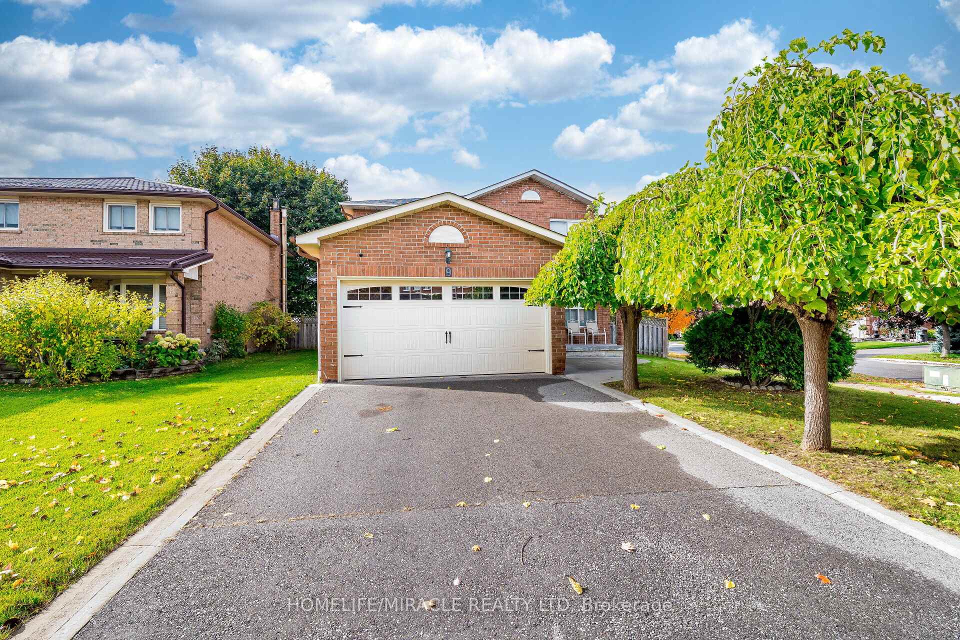 Photo 1 of 9 Ballycastle Crescent, Brampton, Heart Lake West — HOMEH