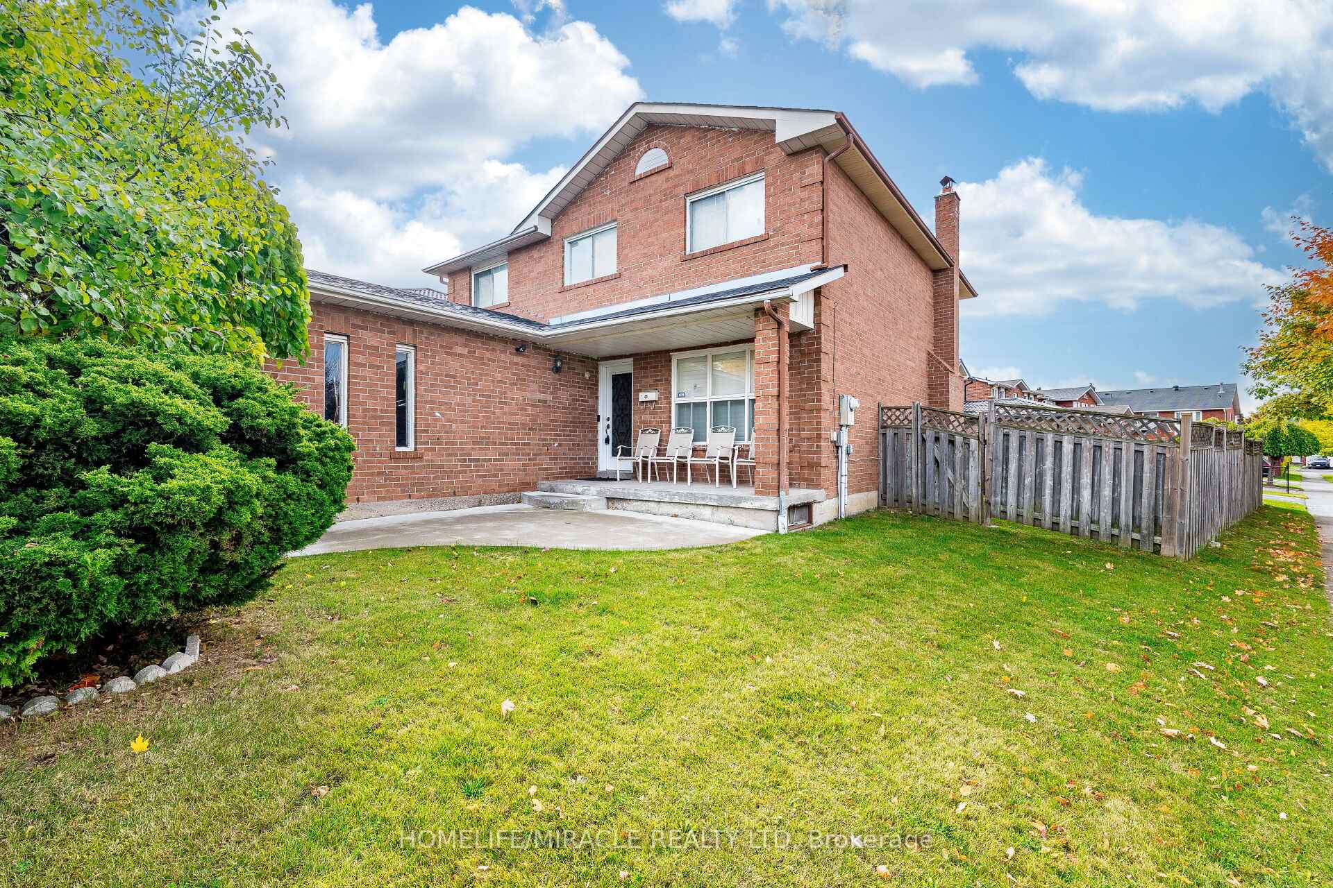 Photo 5 of 9 Ballycastle Crescent, Brampton, Heart Lake West — HOMEH
