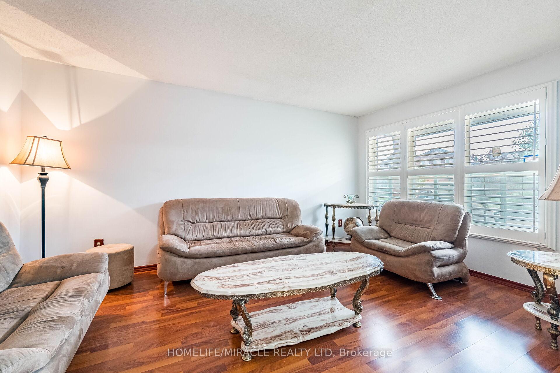 Photo 10 of 9 Ballycastle Crescent, Brampton, Heart Lake West — HOMEH