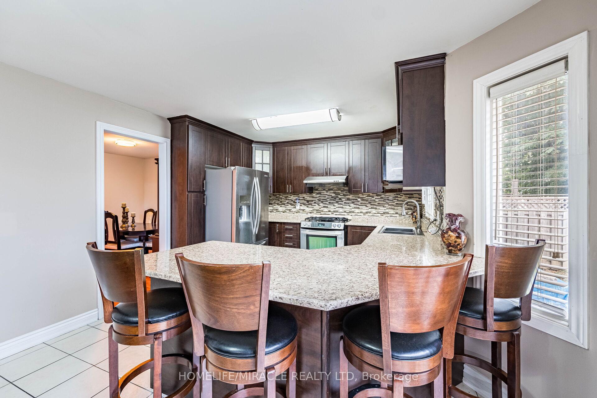 Photo 16 of 9 Ballycastle Crescent, Brampton, Heart Lake West — HOMEH
