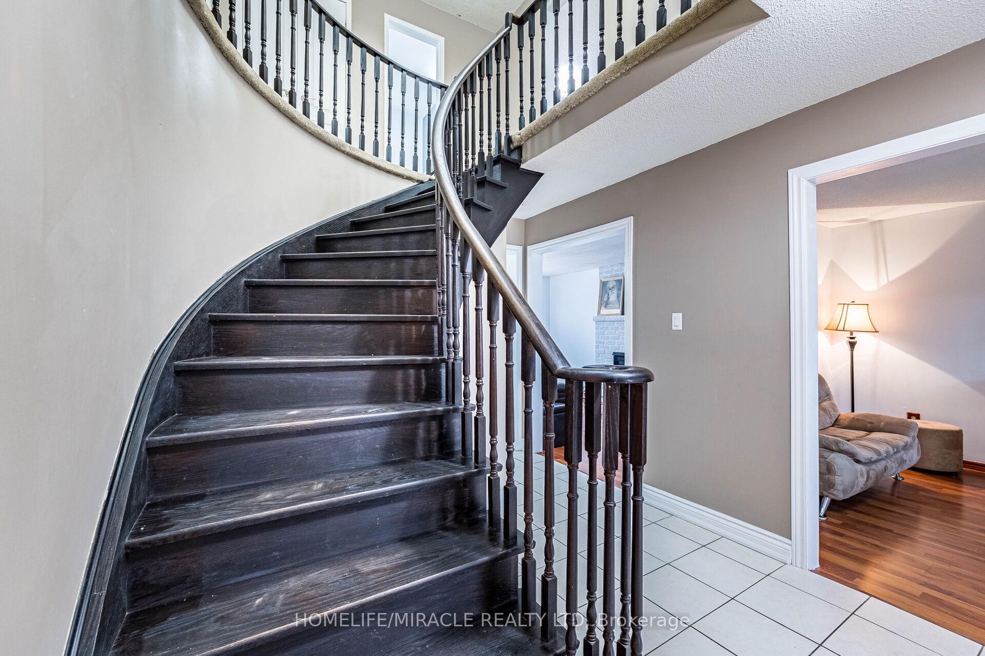 Photo 26 of 9 Ballycastle Crescent, Brampton, Heart Lake West — HOMEH