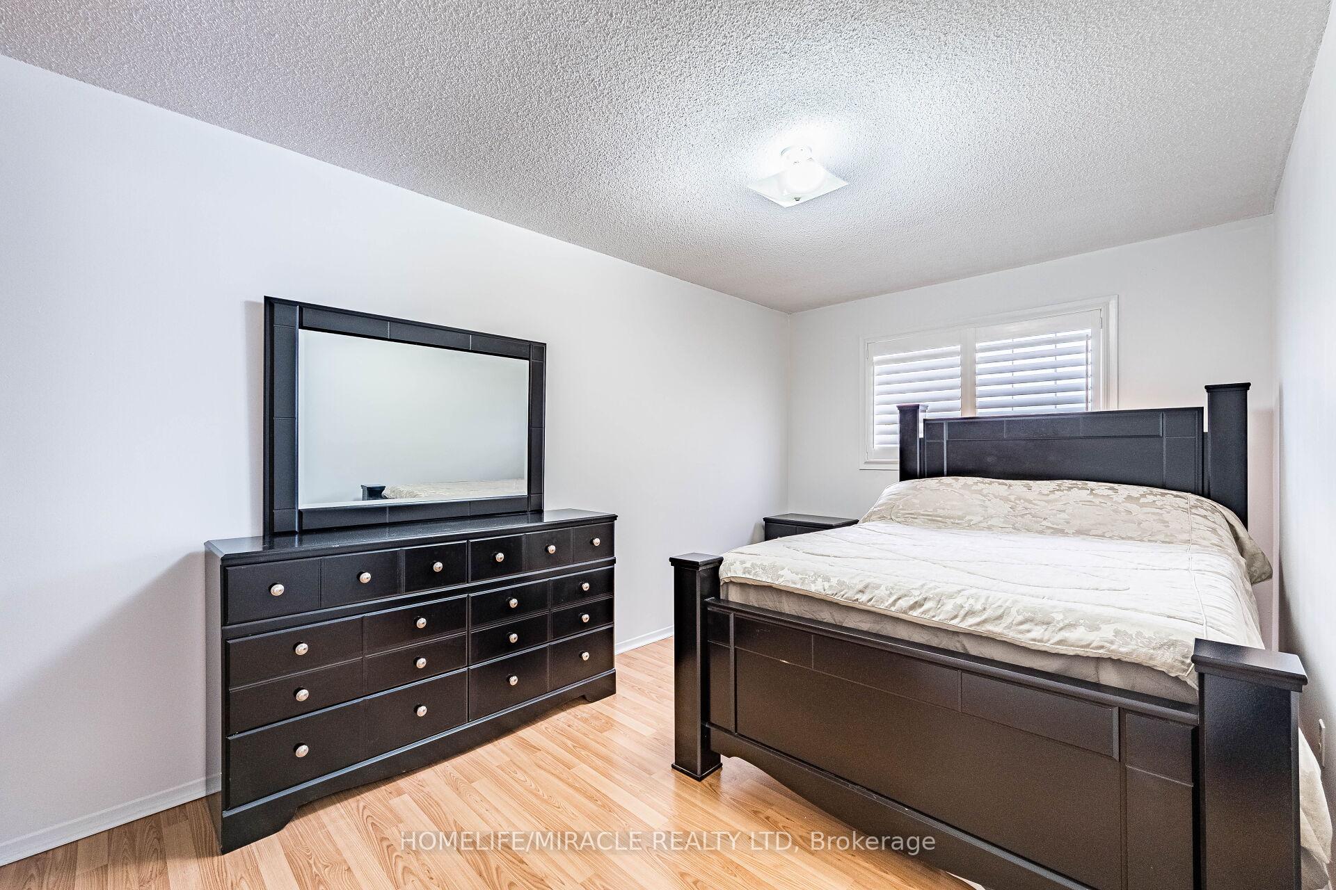 Photo 33 of 9 Ballycastle Crescent, Brampton, Heart Lake West — HOMEH