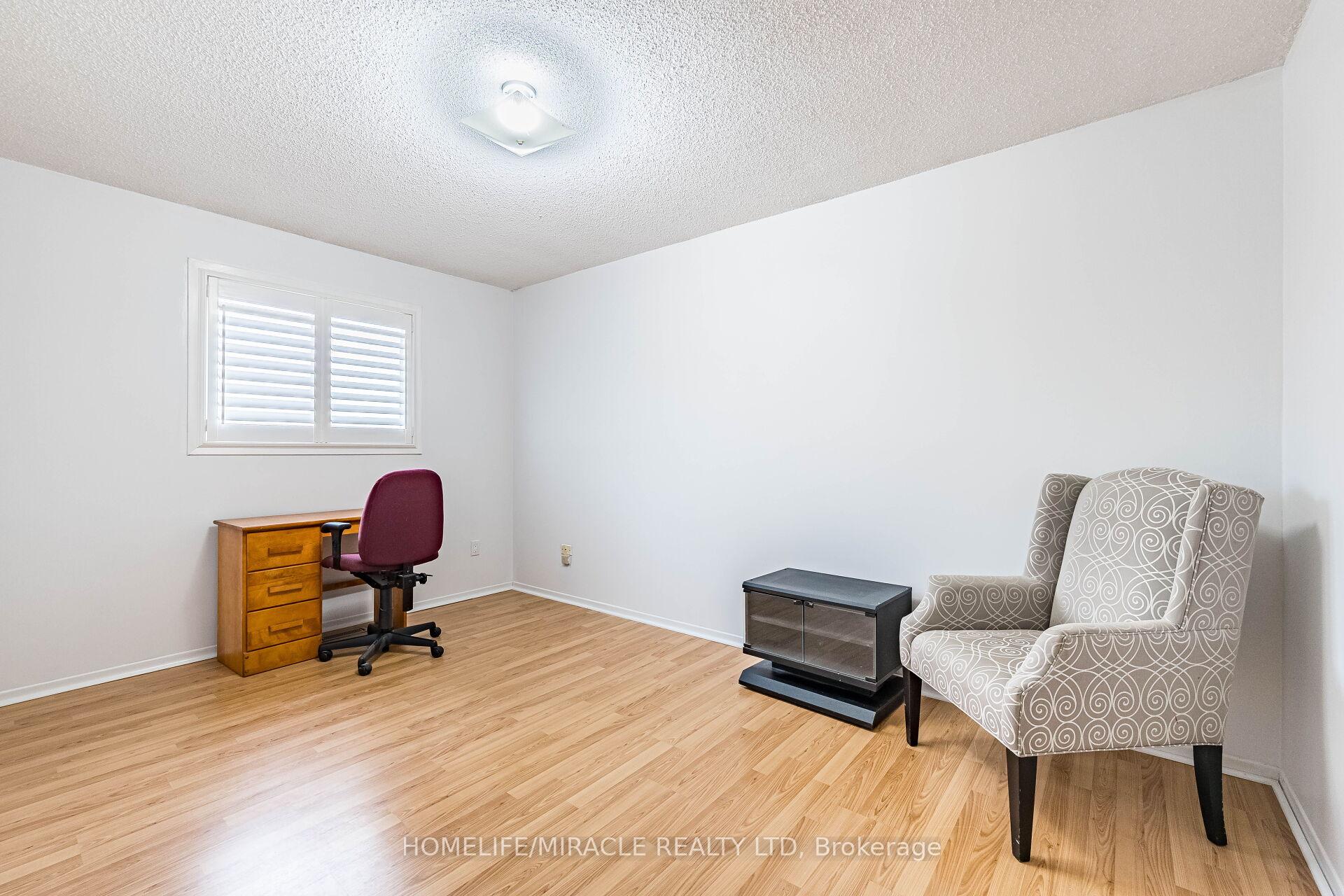 Photo 34 of 9 Ballycastle Crescent, Brampton, Heart Lake West — HOMEH