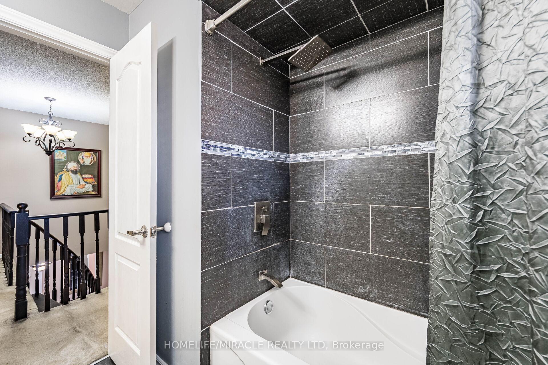 Photo 38 of 9 Ballycastle Crescent, Brampton, Heart Lake West — HOMEH