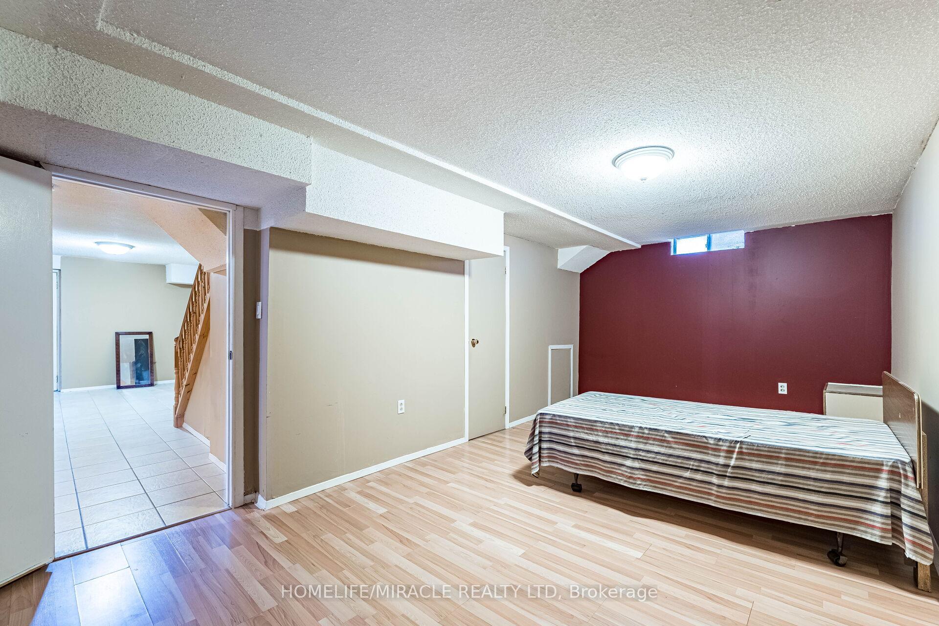 Photo 41 of 9 Ballycastle Crescent, Brampton, Heart Lake West — HOMEH