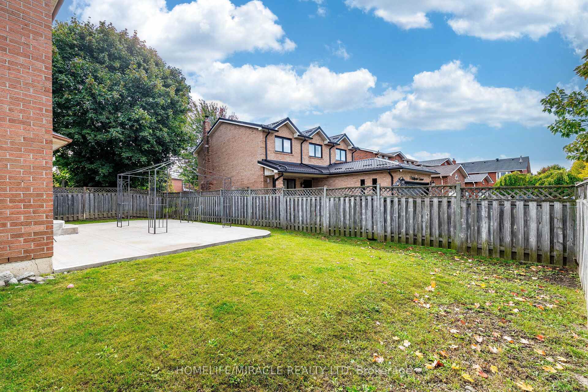 Photo 43 of 9 Ballycastle Crescent, Brampton, Heart Lake West — HOMEH