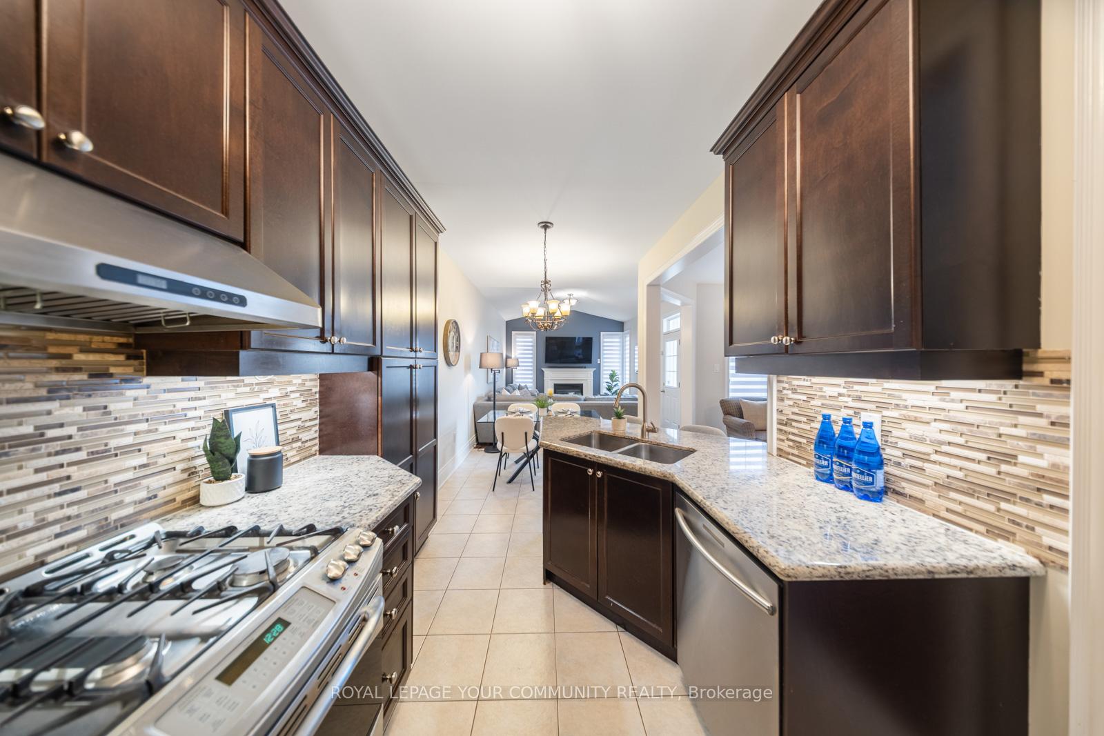 Photo 9 of 32 Gower Crescent, Brampton, Sandringham-Wellington — HOMEH