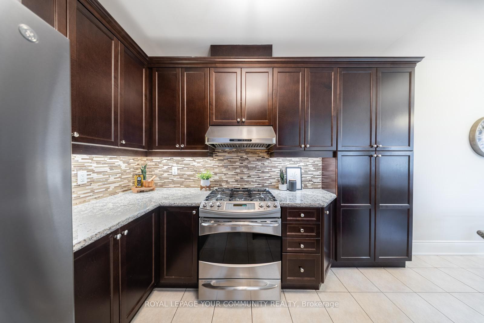 Photo 10 of 32 Gower Crescent, Brampton, Sandringham-Wellington — HOMEH