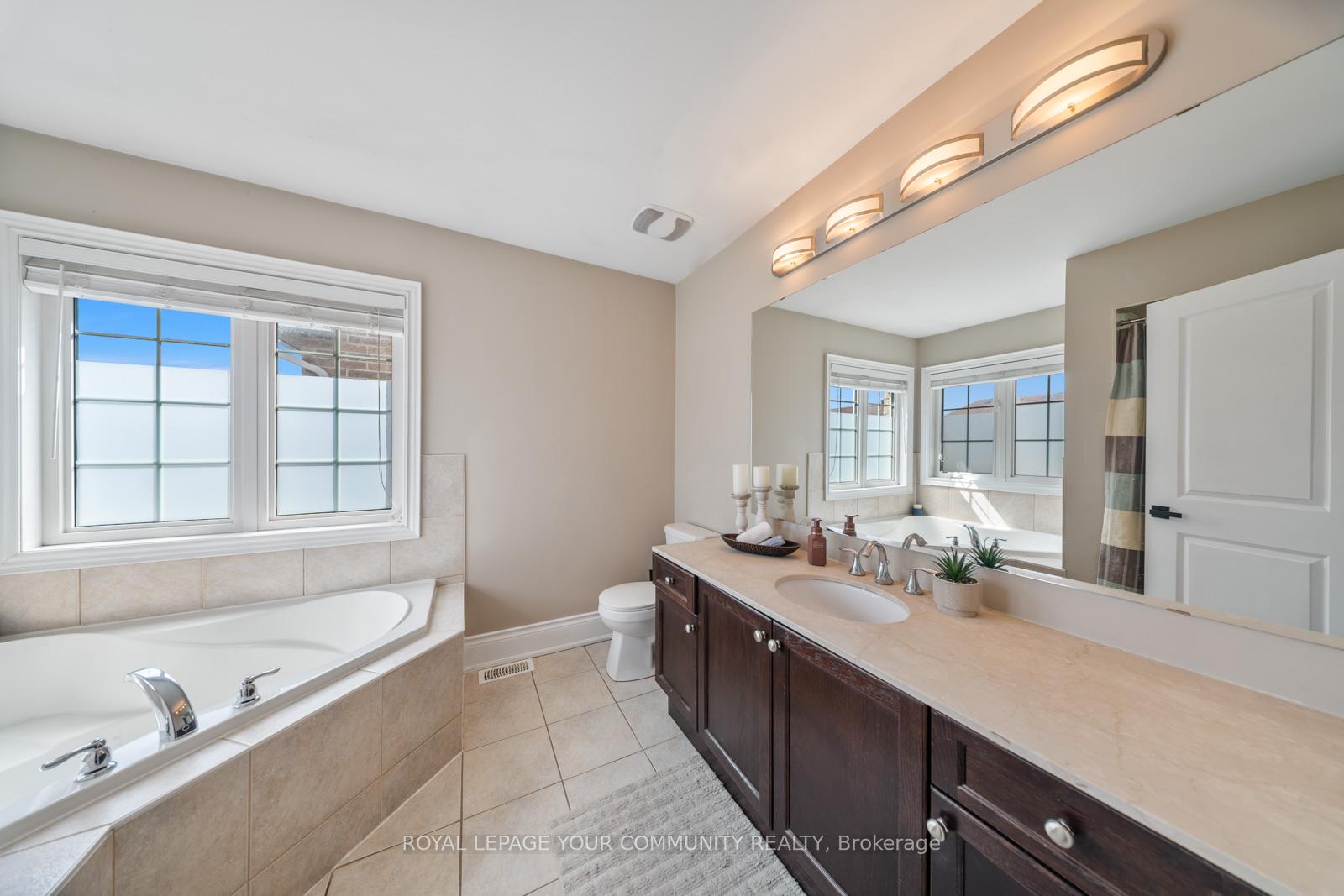 Photo 19 of 32 Gower Crescent, Brampton, Sandringham-Wellington — HOMEH