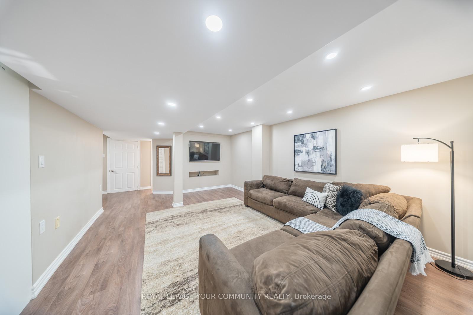 Photo 28 of 32 Gower Crescent, Brampton, Sandringham-Wellington — HOMEH