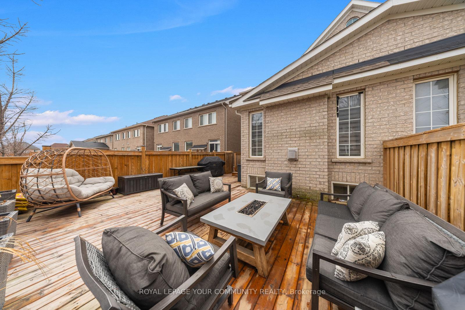 Photo 35 of 32 Gower Crescent, Brampton, Sandringham-Wellington — HOMEH