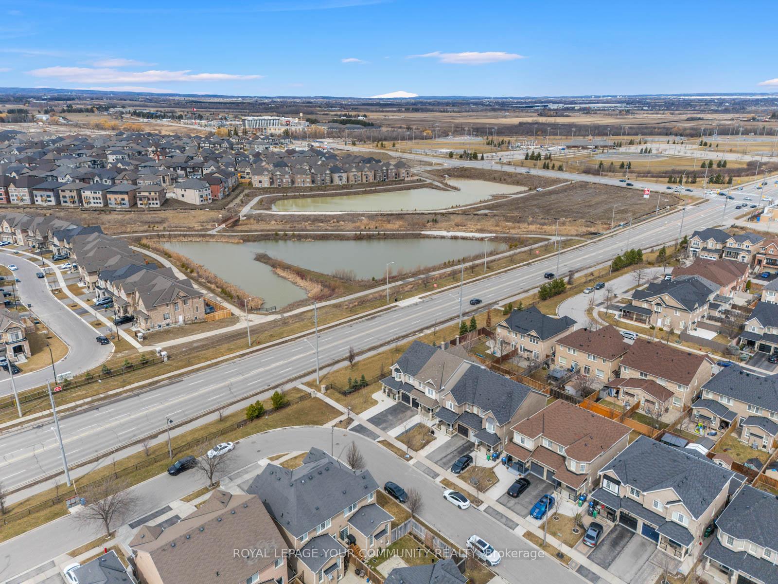 Photo 36 of 32 Gower Crescent, Brampton, Sandringham-Wellington — HOMEH