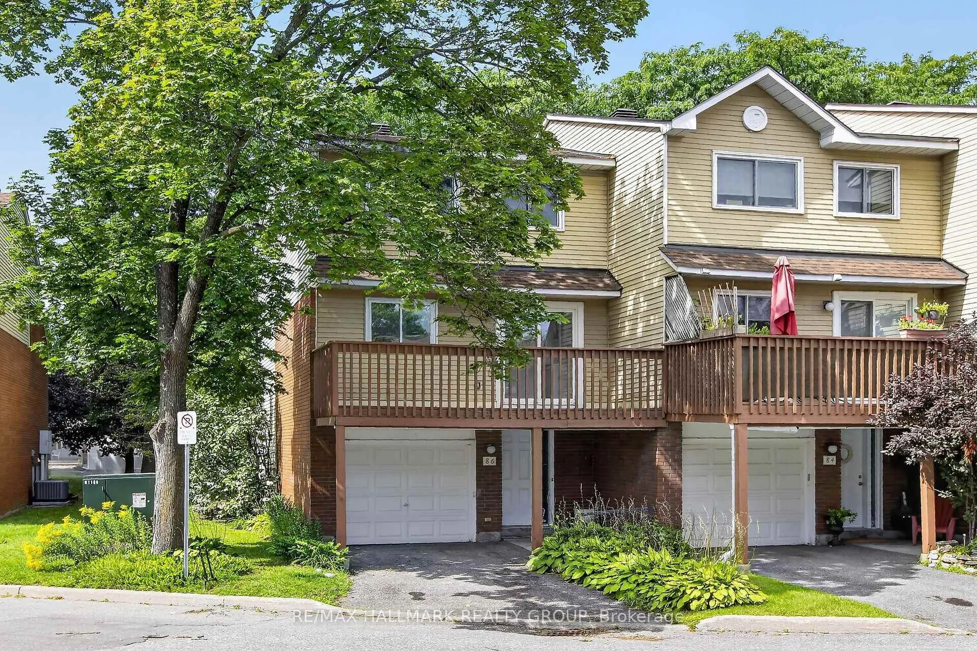 Photo 1 of Unit 7, 86 Esterlawn Private, Ottawa, McKellar Heights/Glabar Park — HOMEH