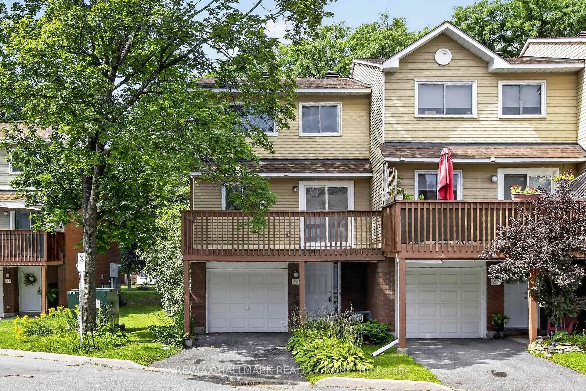 Photo 2 of Unit 7, 86 Esterlawn Private, Ottawa, McKellar Heights/Glabar Park — HOMEH