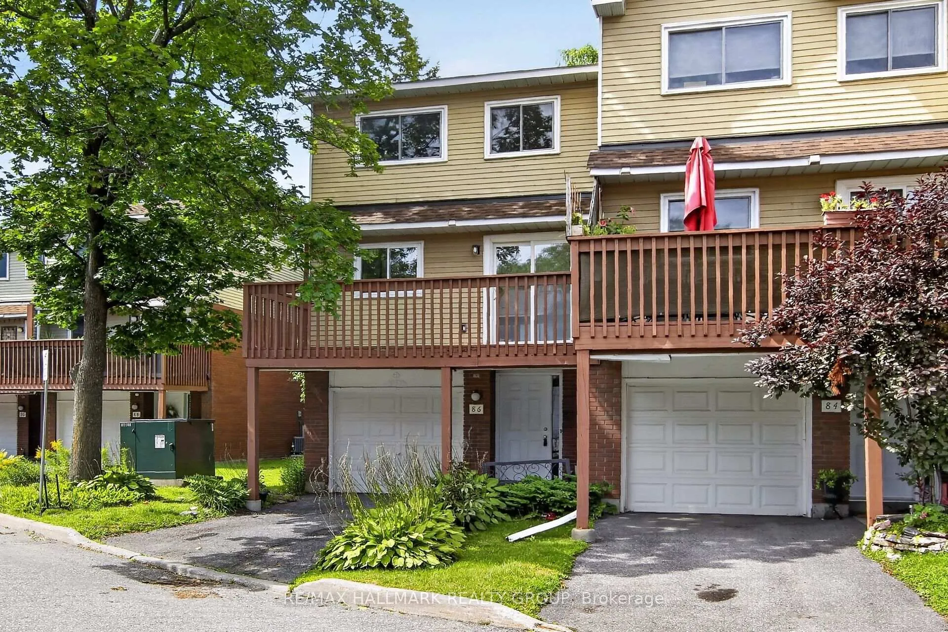 Photo 3 of Unit 7, 86 Esterlawn Private, Ottawa, McKellar Heights/Glabar Park — HOMEH
