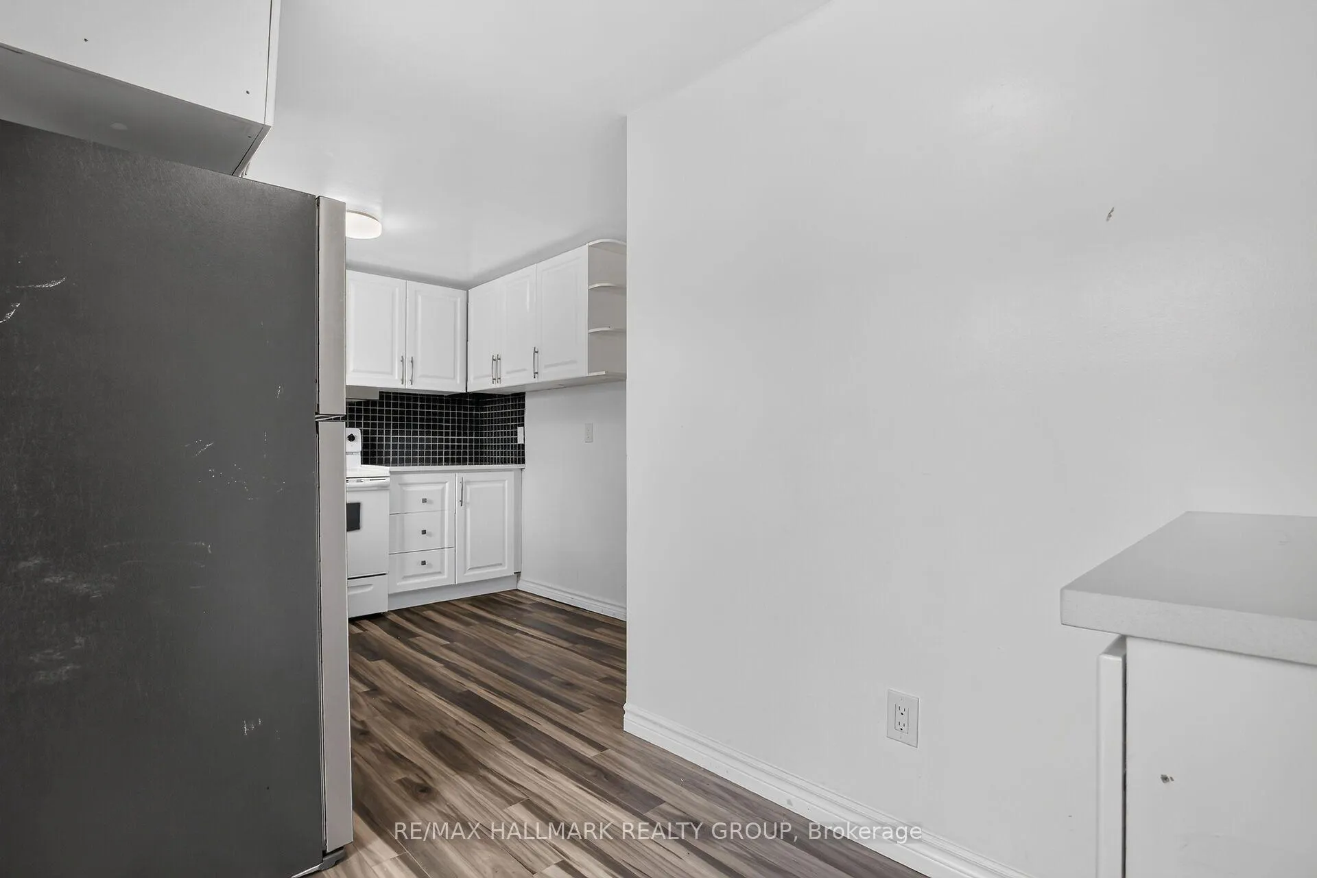Photo 12 of Unit 7, 86 Esterlawn Private, Ottawa, McKellar Heights/Glabar Park — HOMEH