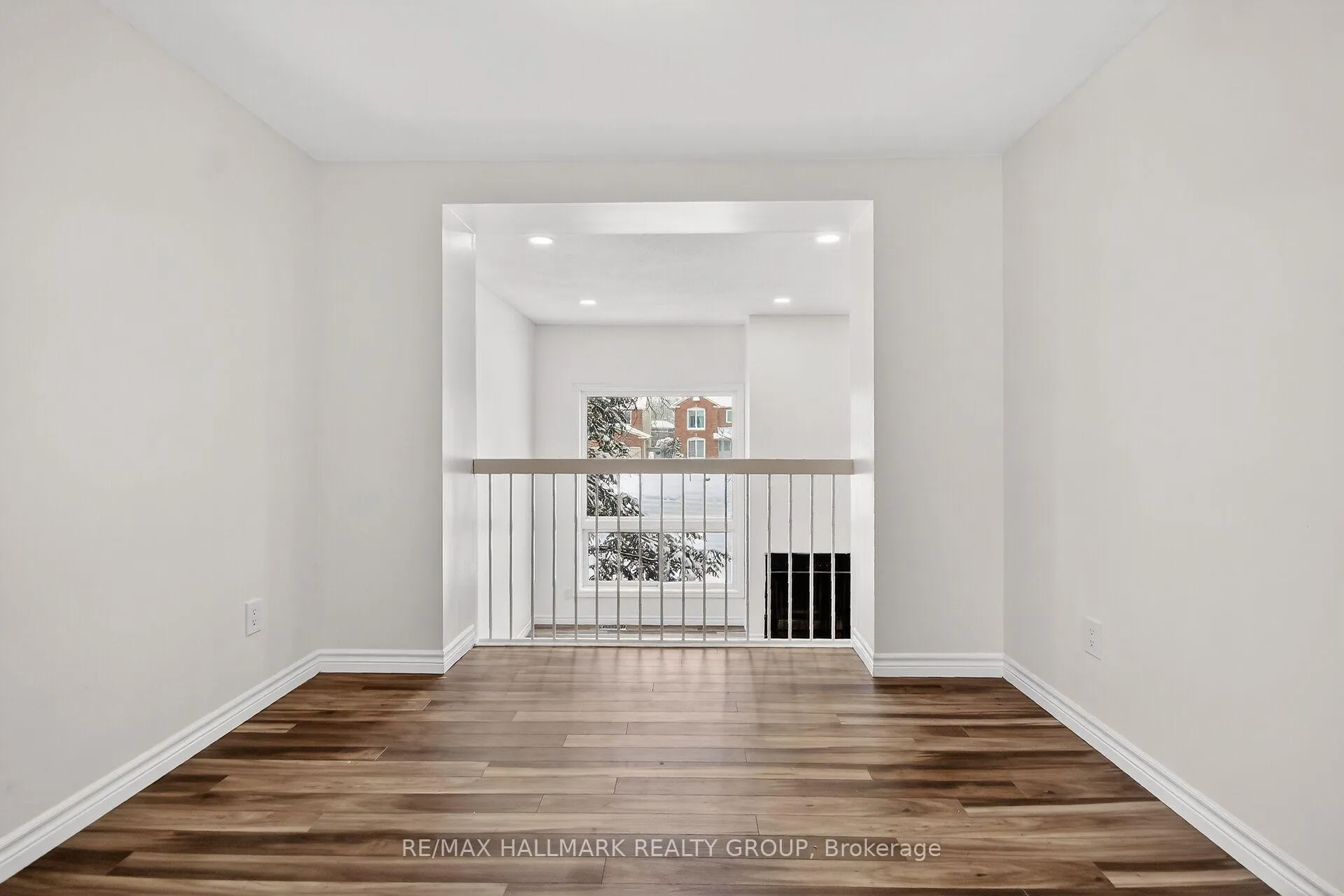 Photo 16 of Unit 7, 86 Esterlawn Private, Ottawa, McKellar Heights/Glabar Park — HOMEH