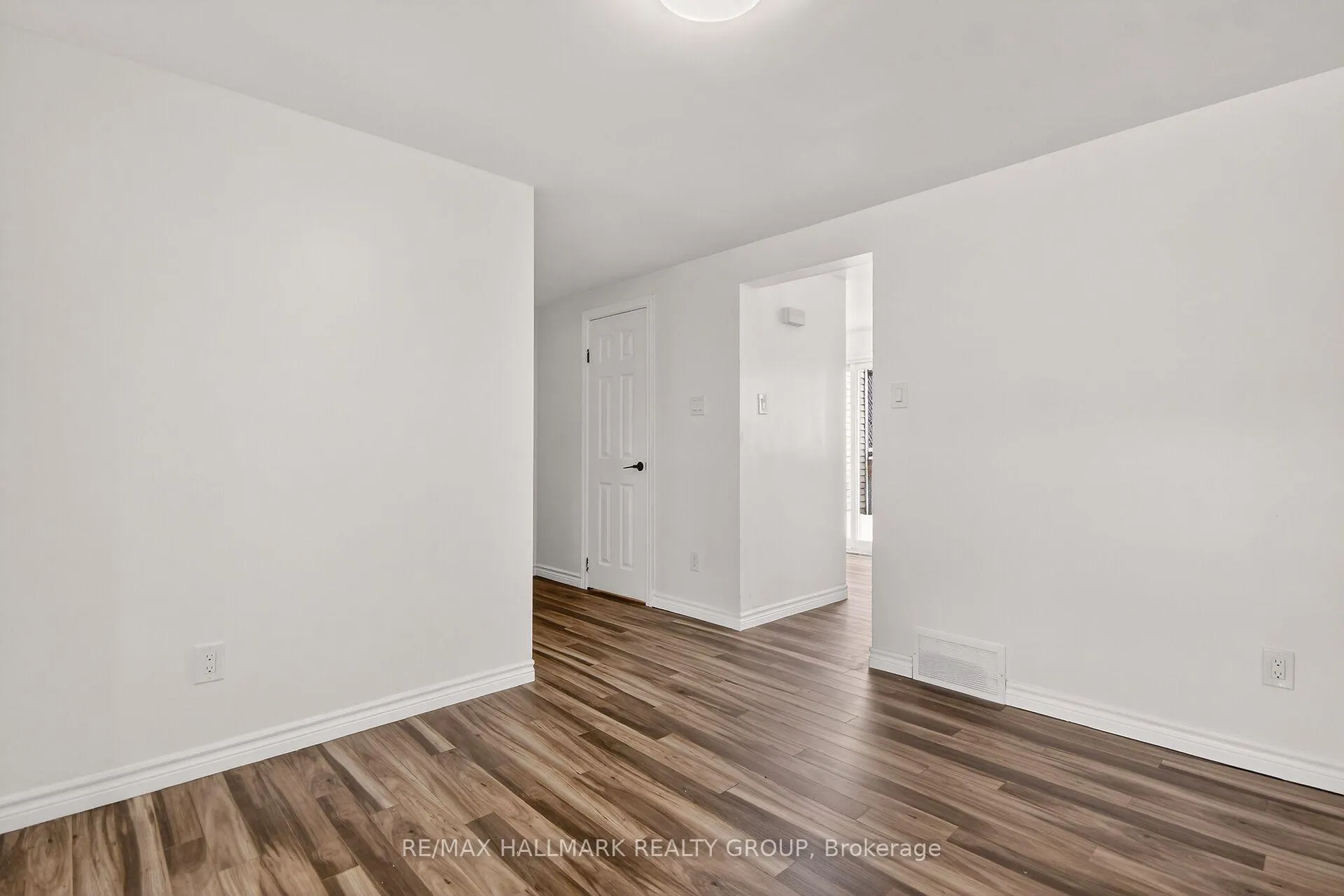 Photo 17 of Unit 7, 86 Esterlawn Private, Ottawa, McKellar Heights/Glabar Park — HOMEH