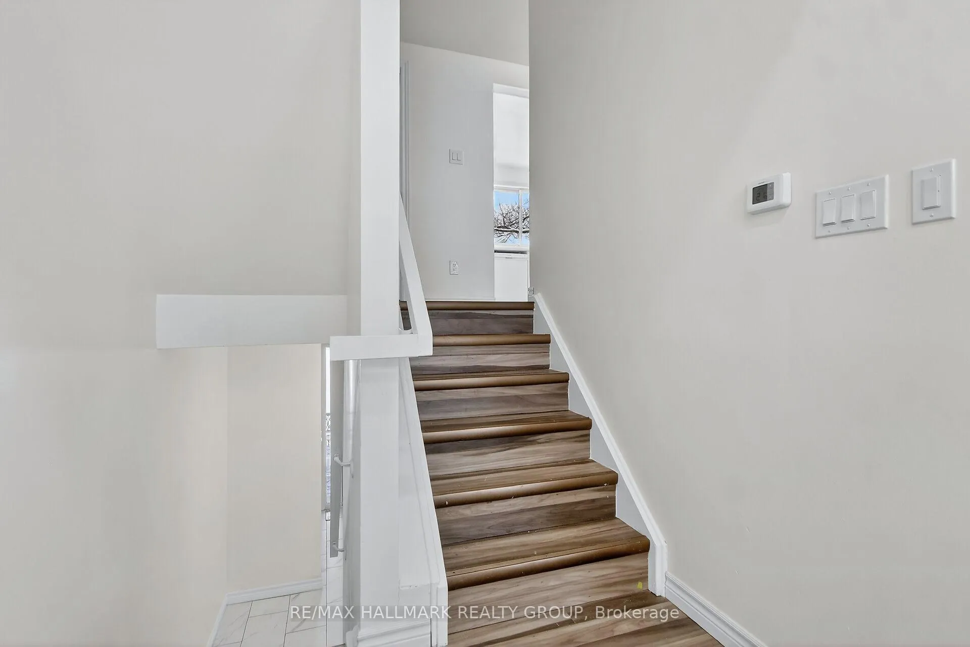 Photo 20 of Unit 7, 86 Esterlawn Private, Ottawa, McKellar Heights/Glabar Park — HOMEH