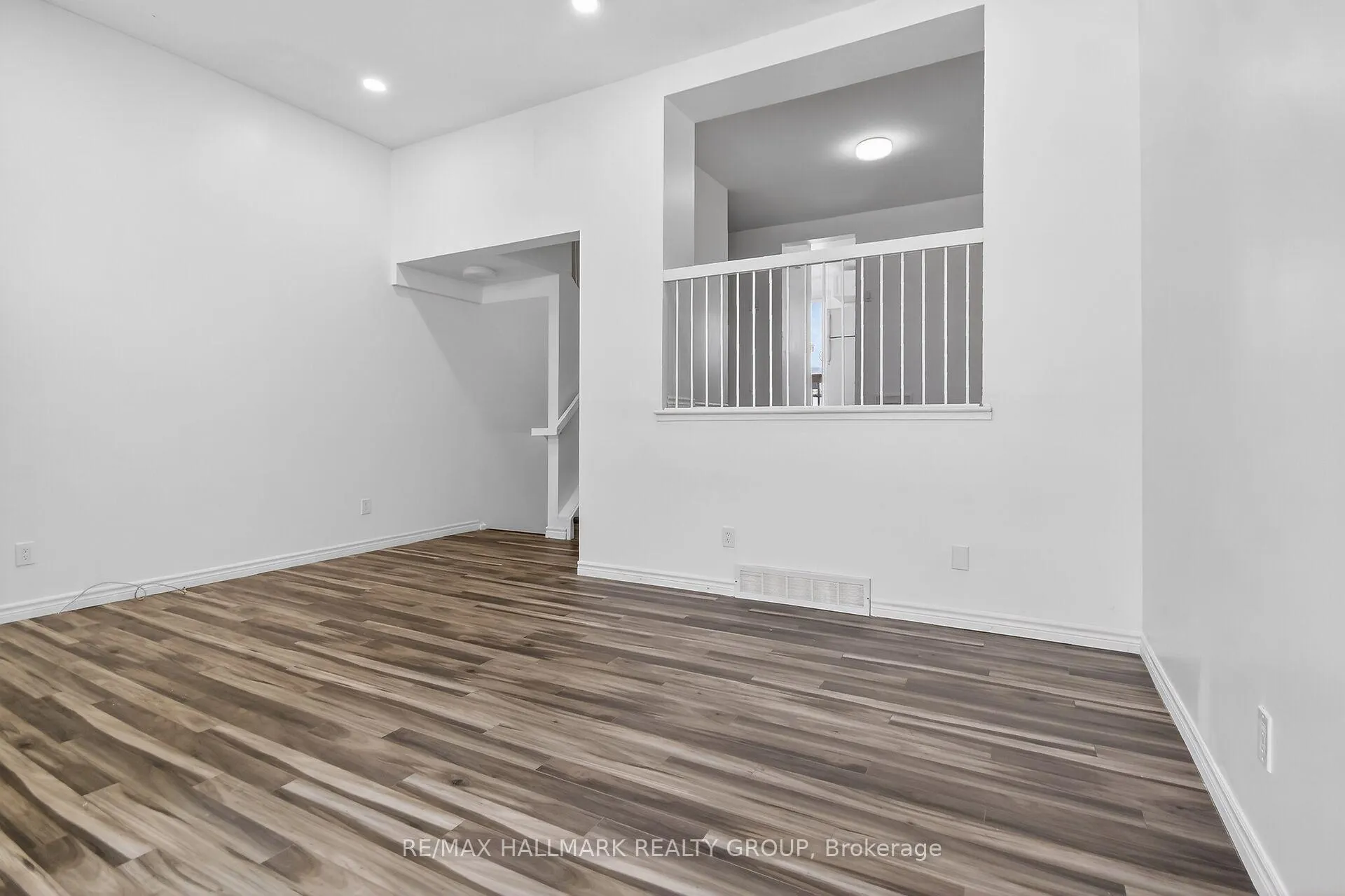 Photo 22 of Unit 7, 86 Esterlawn Private, Ottawa, McKellar Heights/Glabar Park — HOMEH