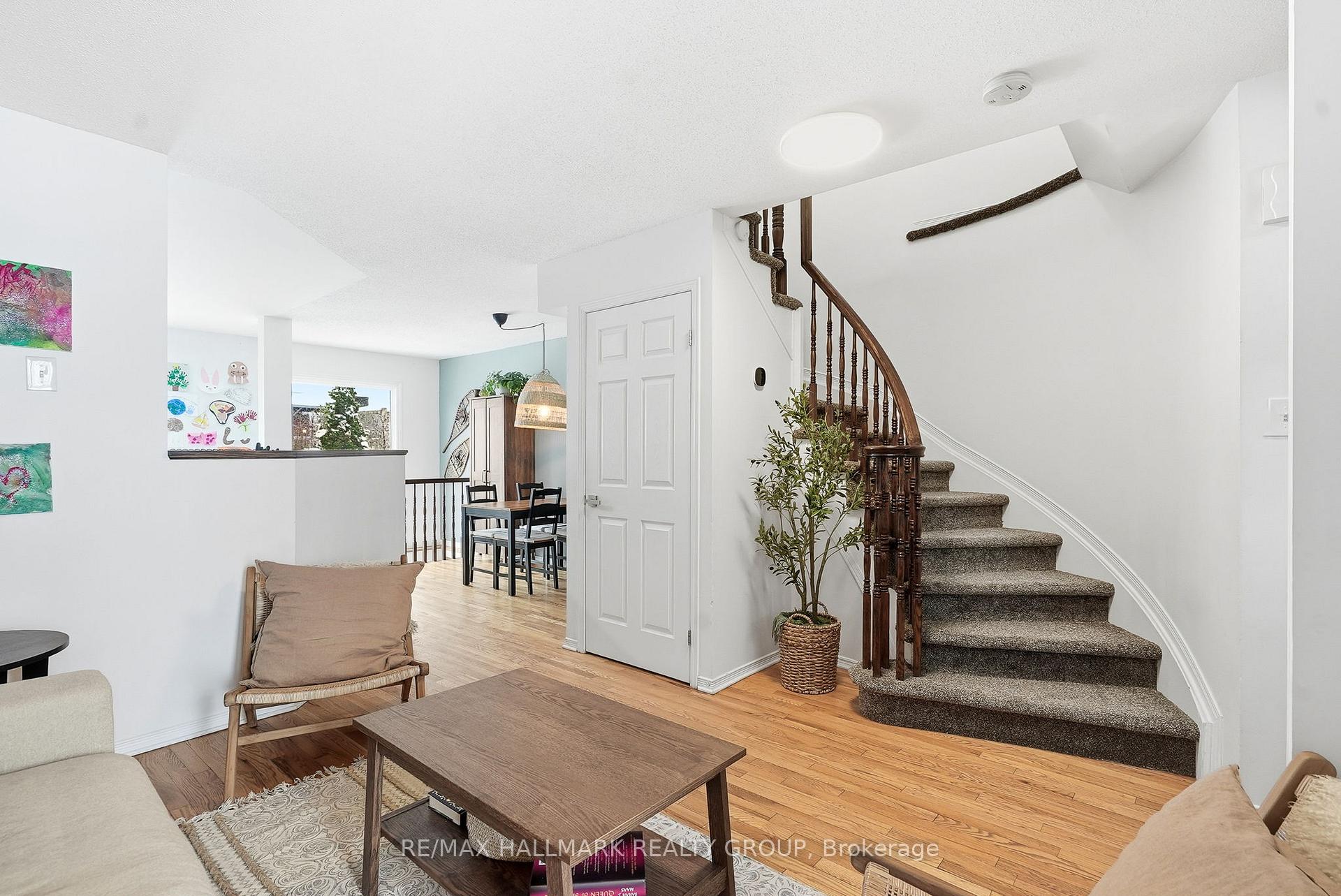 Photo 10 of 480 Wincanton Drive, Ottawa, Chatelaine Village — HOMEH