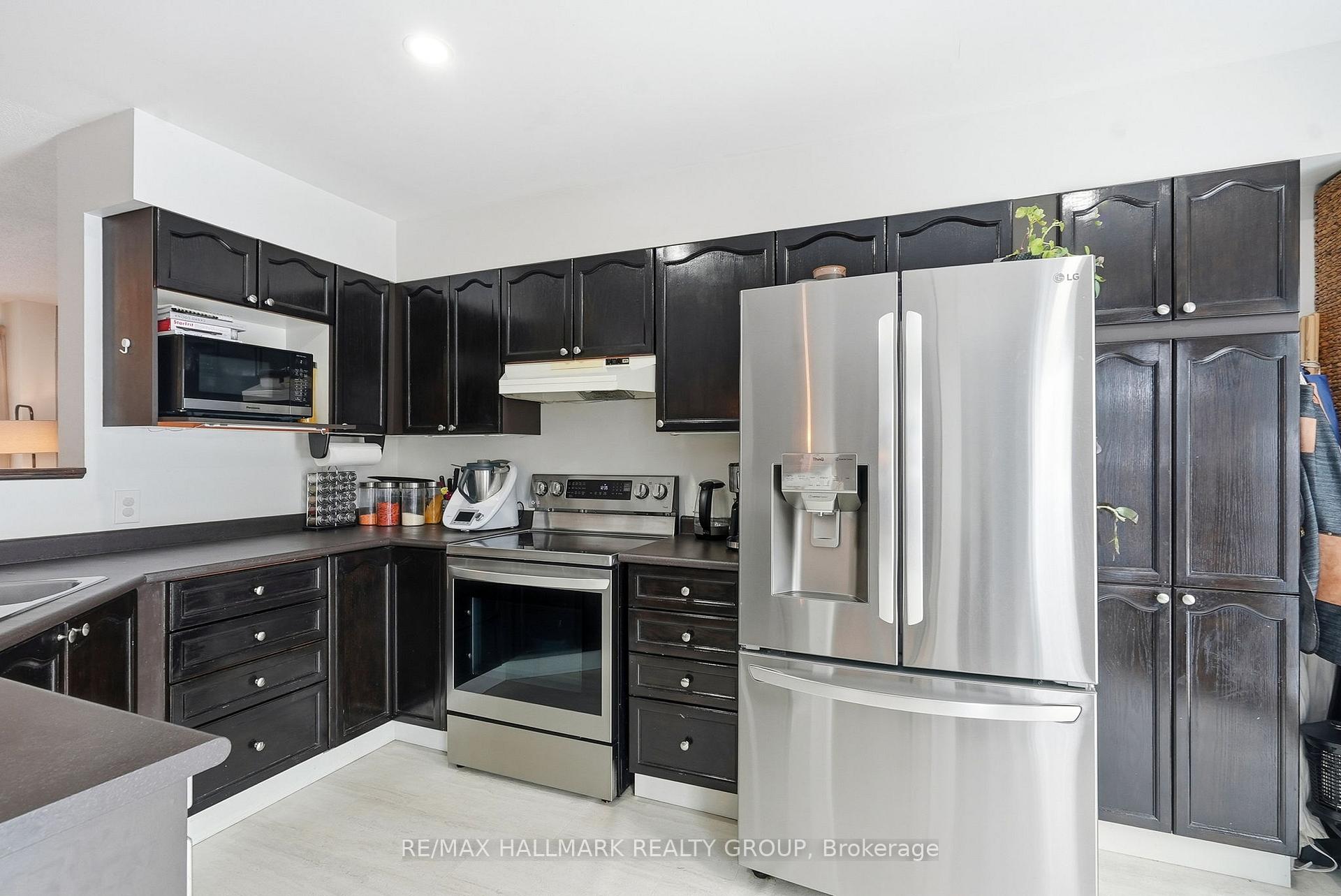 Photo 13 of 480 Wincanton Drive, Ottawa, Chatelaine Village — HOMEH