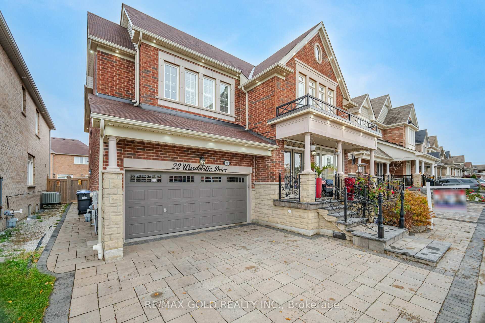 Photo 2 of 22 Wardsville Drive, Brampton, Bram West — HOMEH