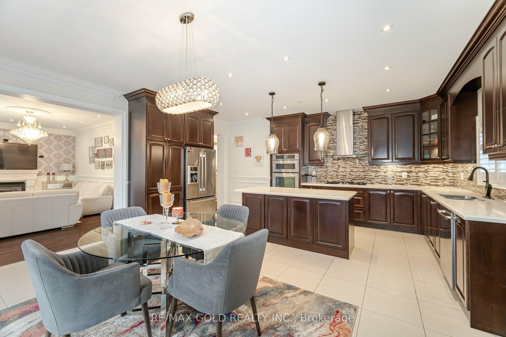 Photo 13 of 22 Wardsville Drive, Brampton, Bram West — HOMEH