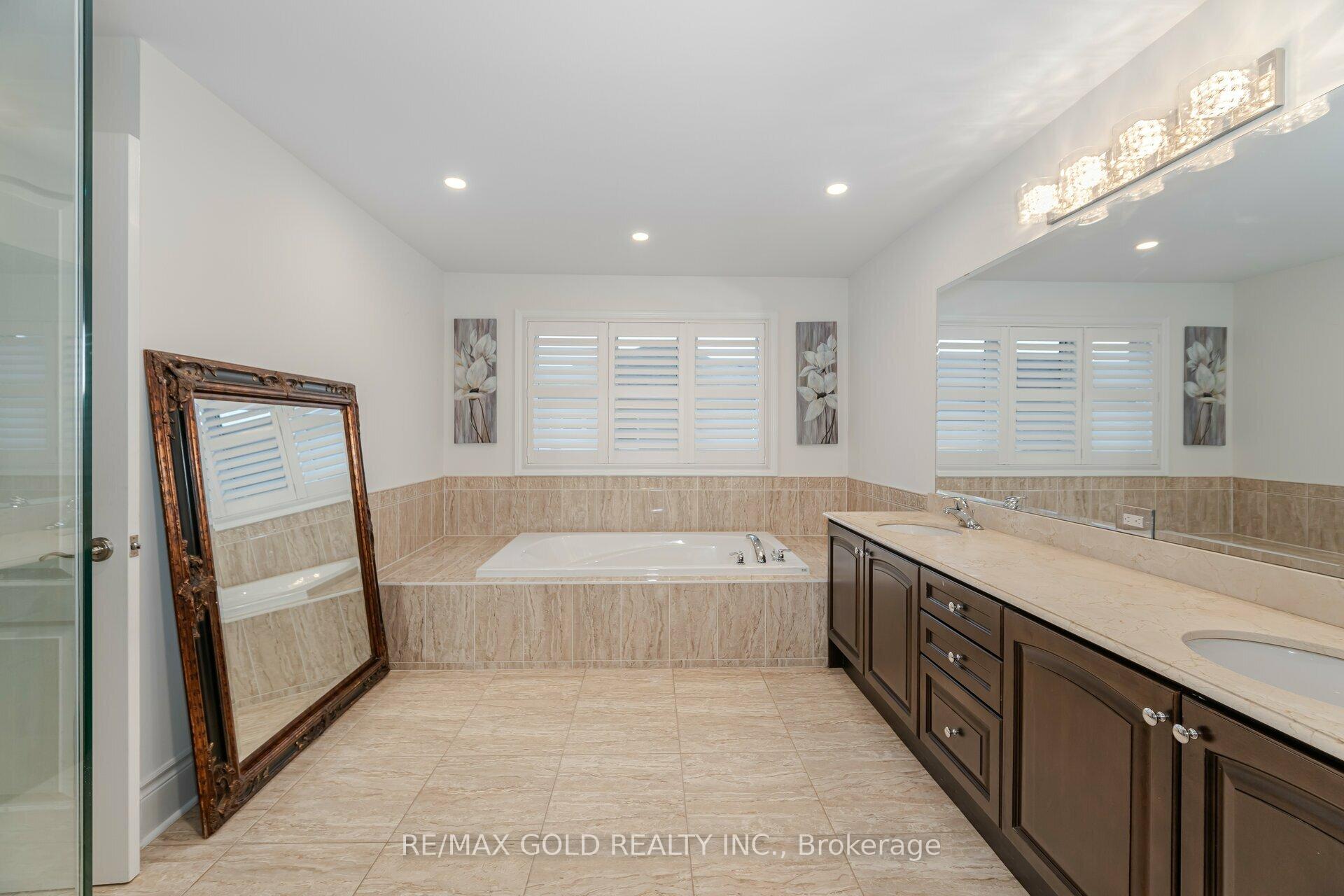 Photo 23 of 22 Wardsville Drive, Brampton, Bram West — HOMEH