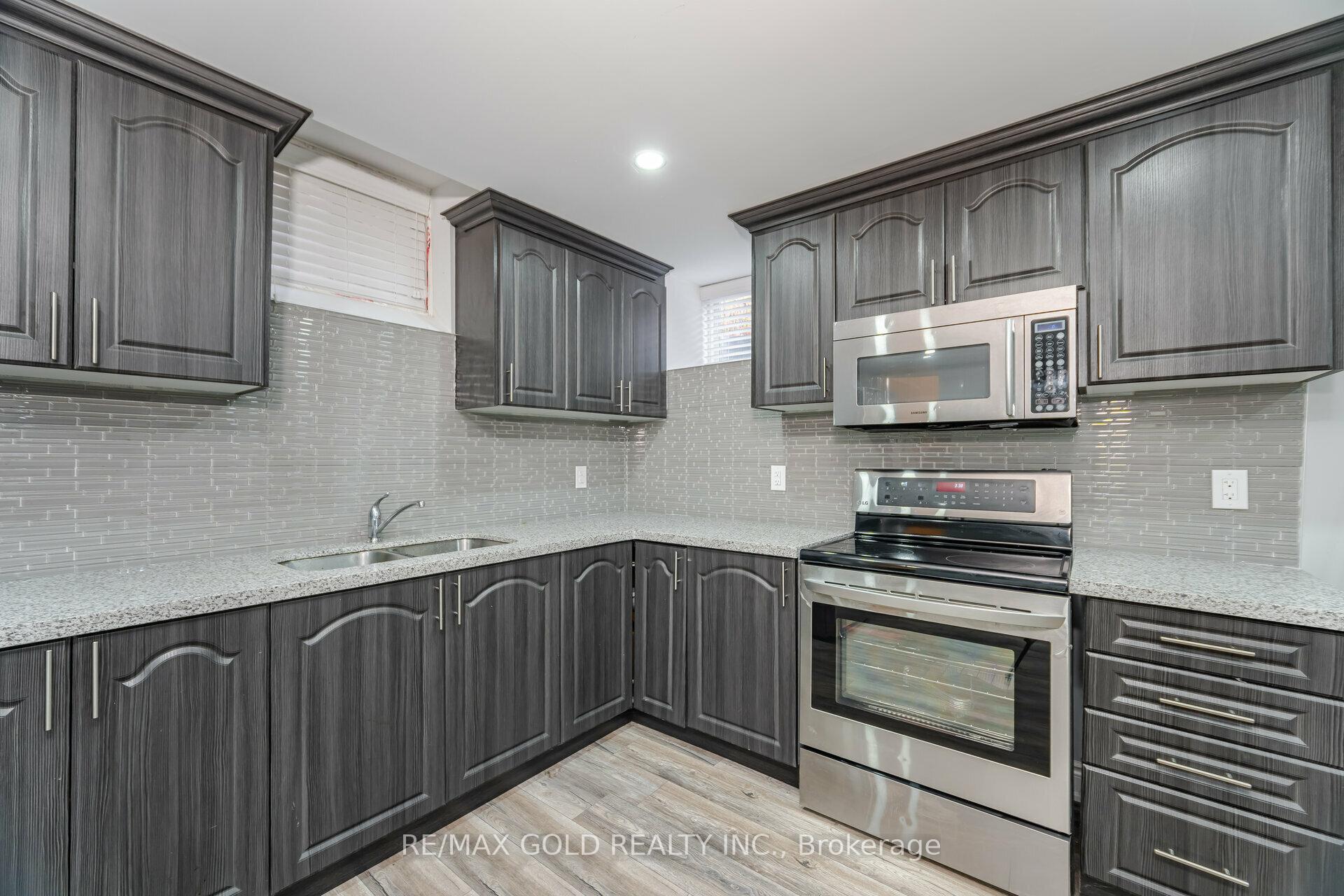 Photo 37 of 22 Wardsville Drive, Brampton, Bram West — HOMEH