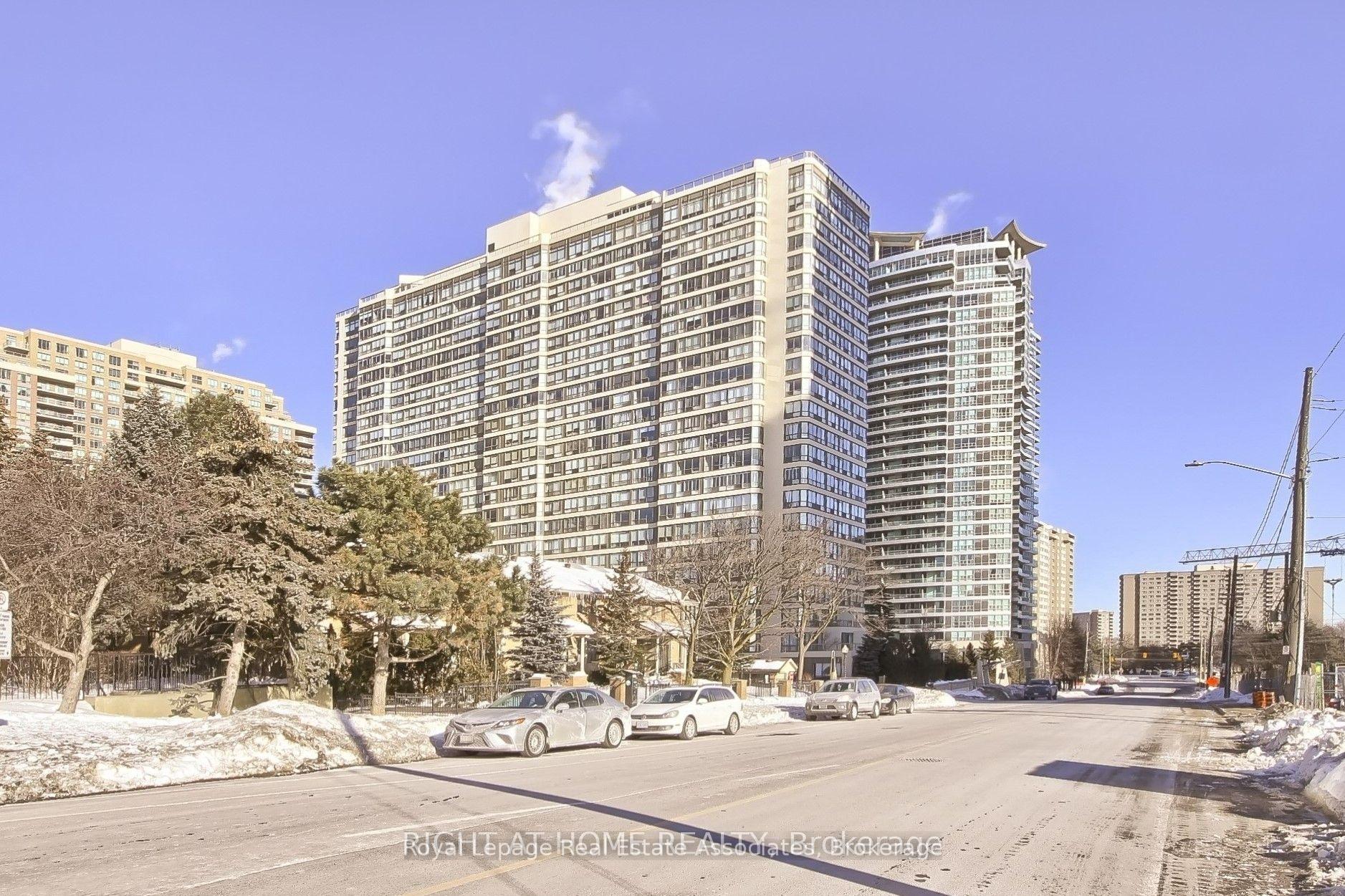Front of Unit 511, 55 Elm Drive W