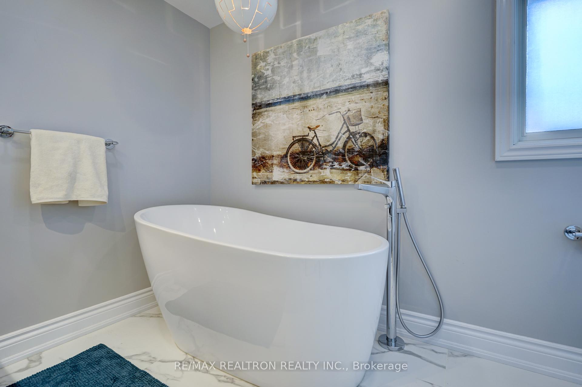 Photo 37 of 29 Aspen Drive, Barrie, Cundles East — HOMEH
