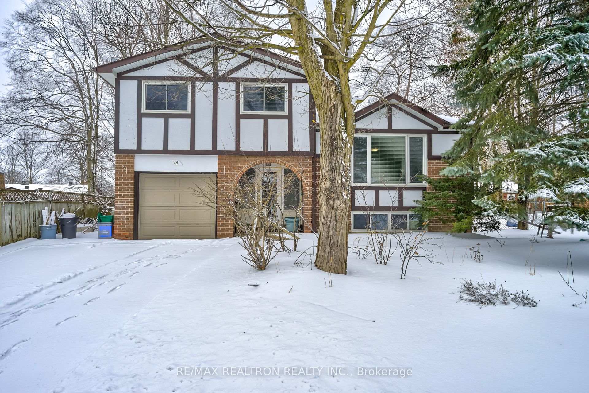 Photo 1 of 29 Aspen Drive, Barrie, Cundles East — HOMEH