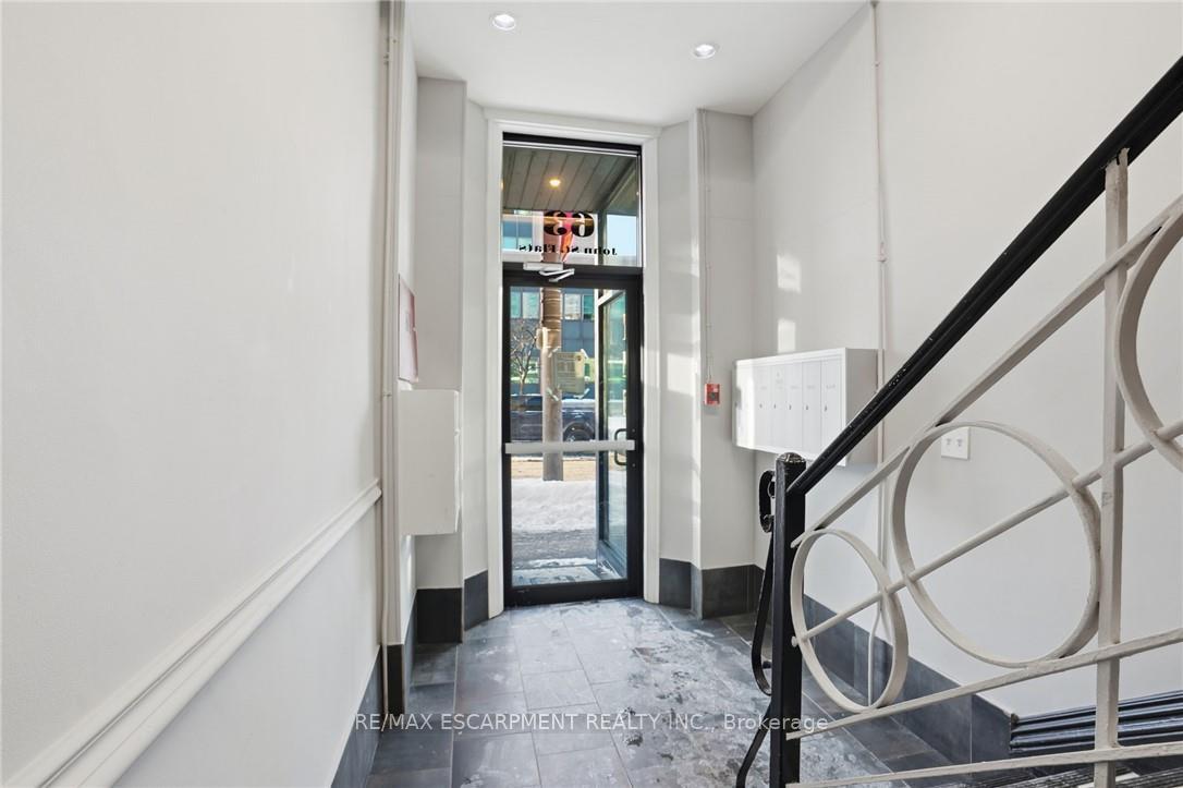 Photo 3 of Unit 303, 63 John Street S, Hamilton, Corktown — HOMEH
