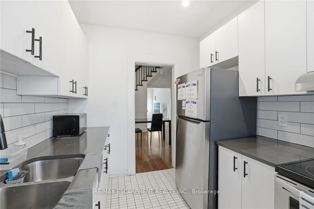 Photo 13 of Unit 303, 63 John Street S, Hamilton, Corktown — HOMEH
