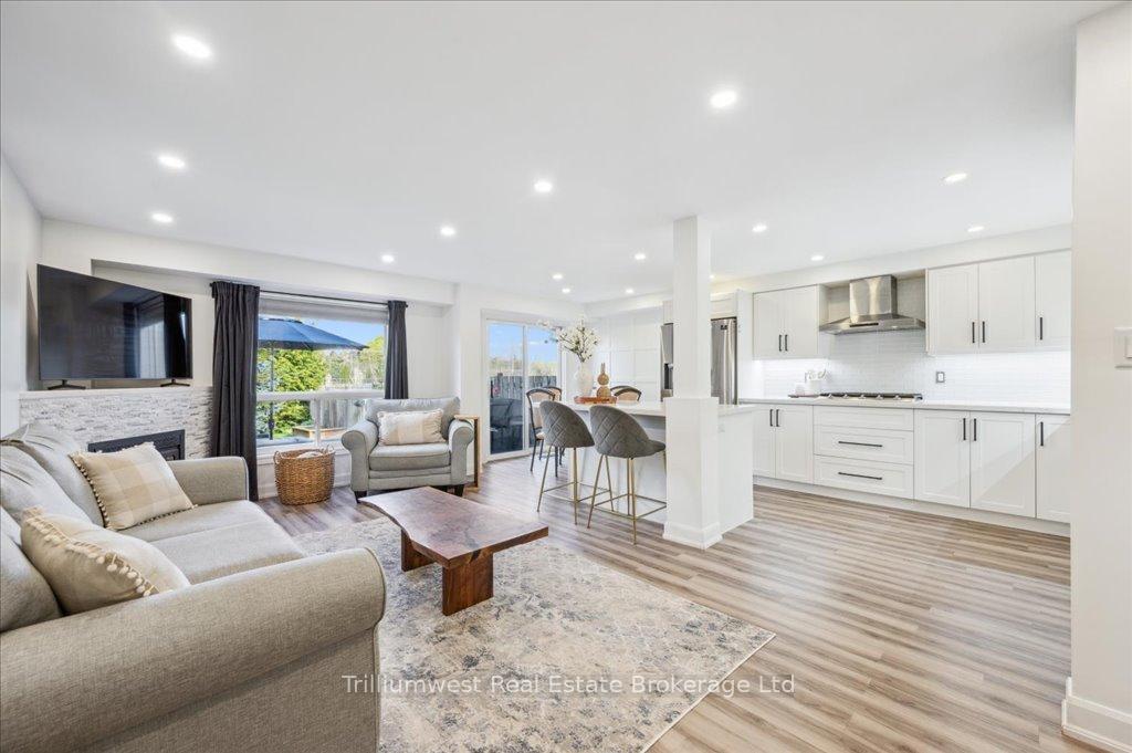 Photo 9 of 12 Sullivan Crescent, Guelph, Willow West/Sugarbush/West Acres — HOMEH