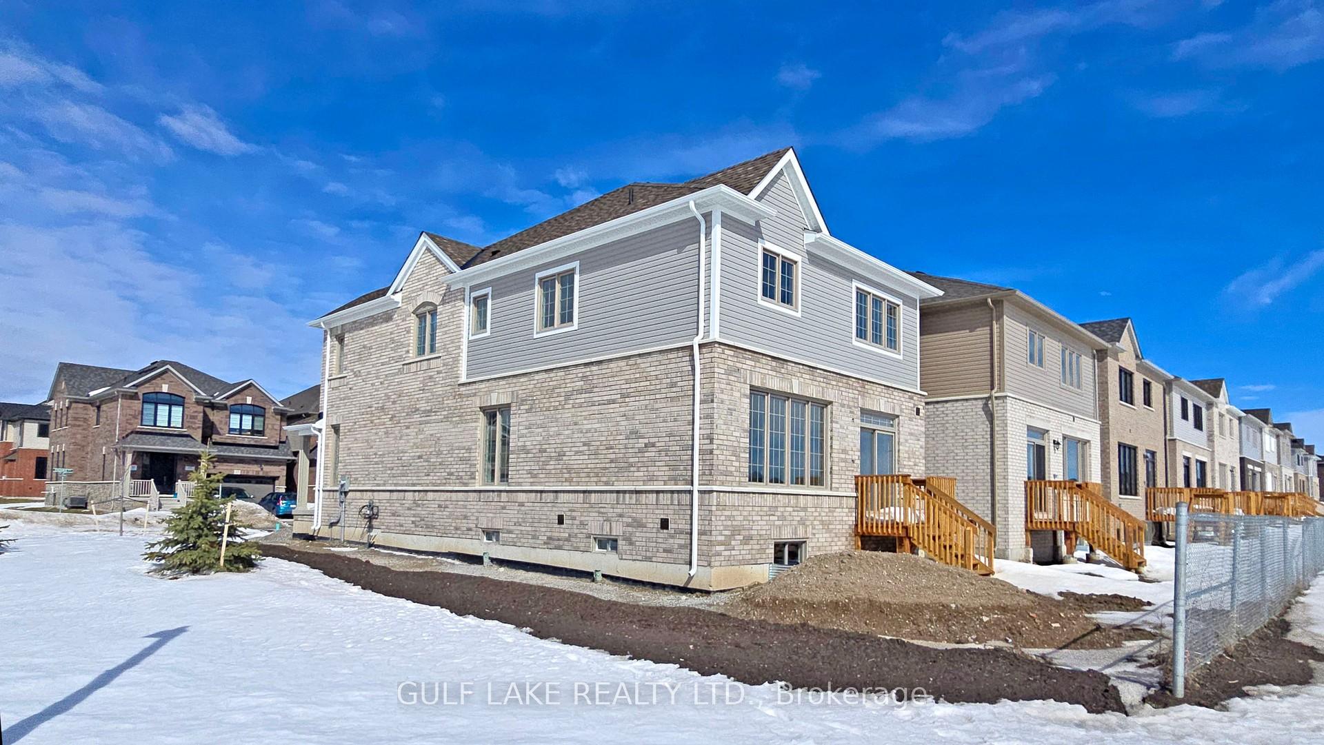 Photo 4 of 18 Phoenix Boulevard, Barrie, Rural Barrie Southeast — HOMEH